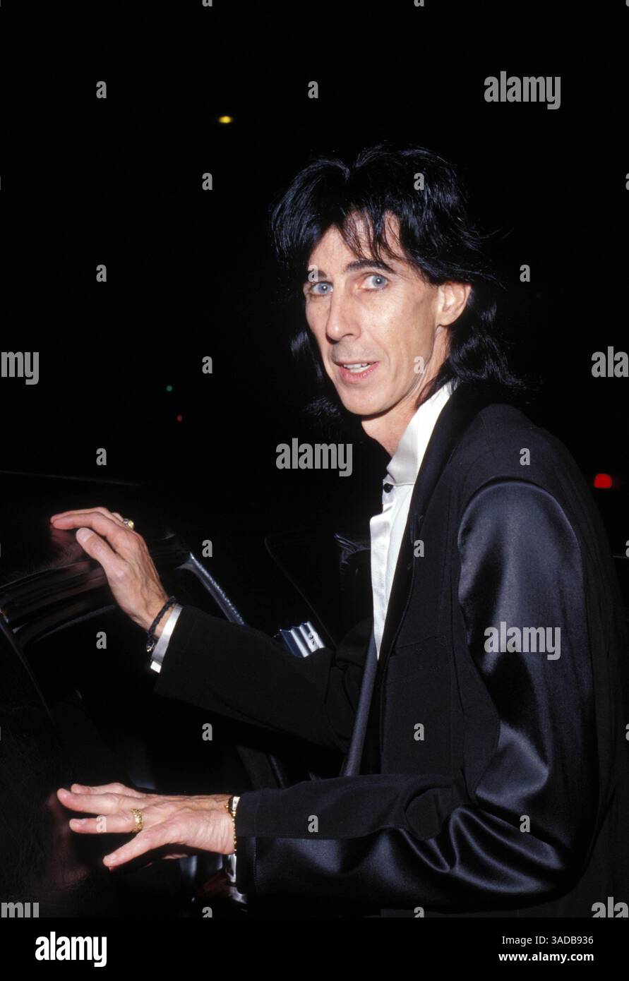 13 juin 1997 ; Los Angeles, CA, États-Unis ; chanteur et guitariste du groupe 'The Cars' RIC OCASEK des années 80 lors de la première du film 'Wedding Bell Blues' et de la fête. (Crédit image : Terry Lilly/ZUMAPRESS.com) Banque D'Images 13 juin 1997 ; Los Angeles, CA, États-Unis ; chanteur et guitariste du groupe 'The Cars' RIC OCASEK des années 80 lors de la première du film 'Wedding Bell Blues' et de la fête. (Crédit image : Terry Lilly/ZUMAPRESS.com) Banque D'Images