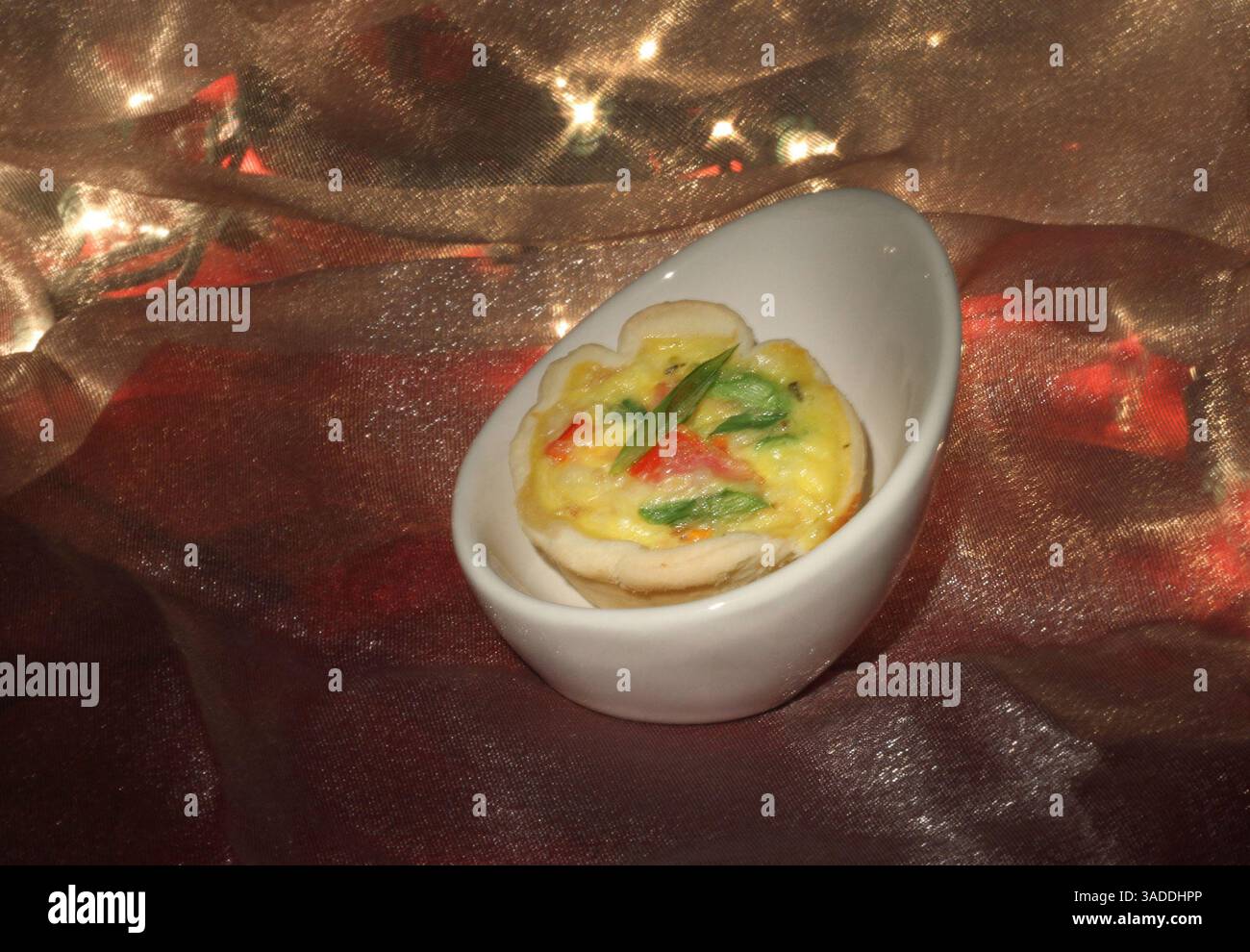 Dec. 21, 2011 - Detroit, mi, États-Unis - Une mini quiche au jambon et au fromage peut aider à rendre un rassemblement d'hiver savoureux. (Crédit image : © Jessica J. Trevino/Detroit Free Press/MCT/ZUMAPRESS.com) Banque D'Images