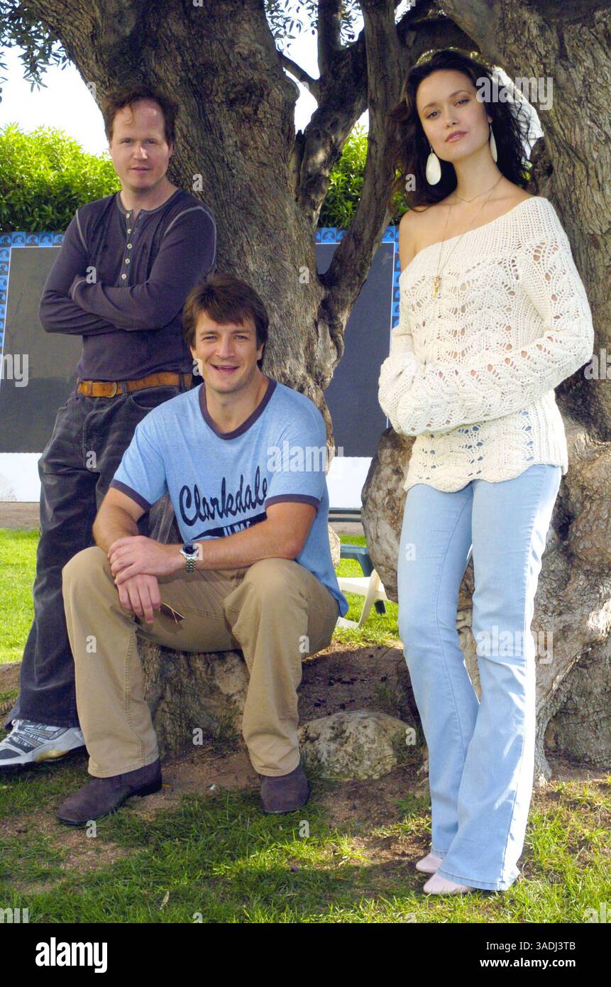 09 oct. 2005 ; Sitges, Barcelone, ESPAGNE ; le scénariste et réalisateur JOSS WHEDON avec les acteurs NATHAN FILLION et SUMMER GLAU lors du Photocall for 'Serenity' au Festival du film de Sitges 2005. (Crédit image : Robert Marquardt/ZUMAPRESS.com) Banque D'Images