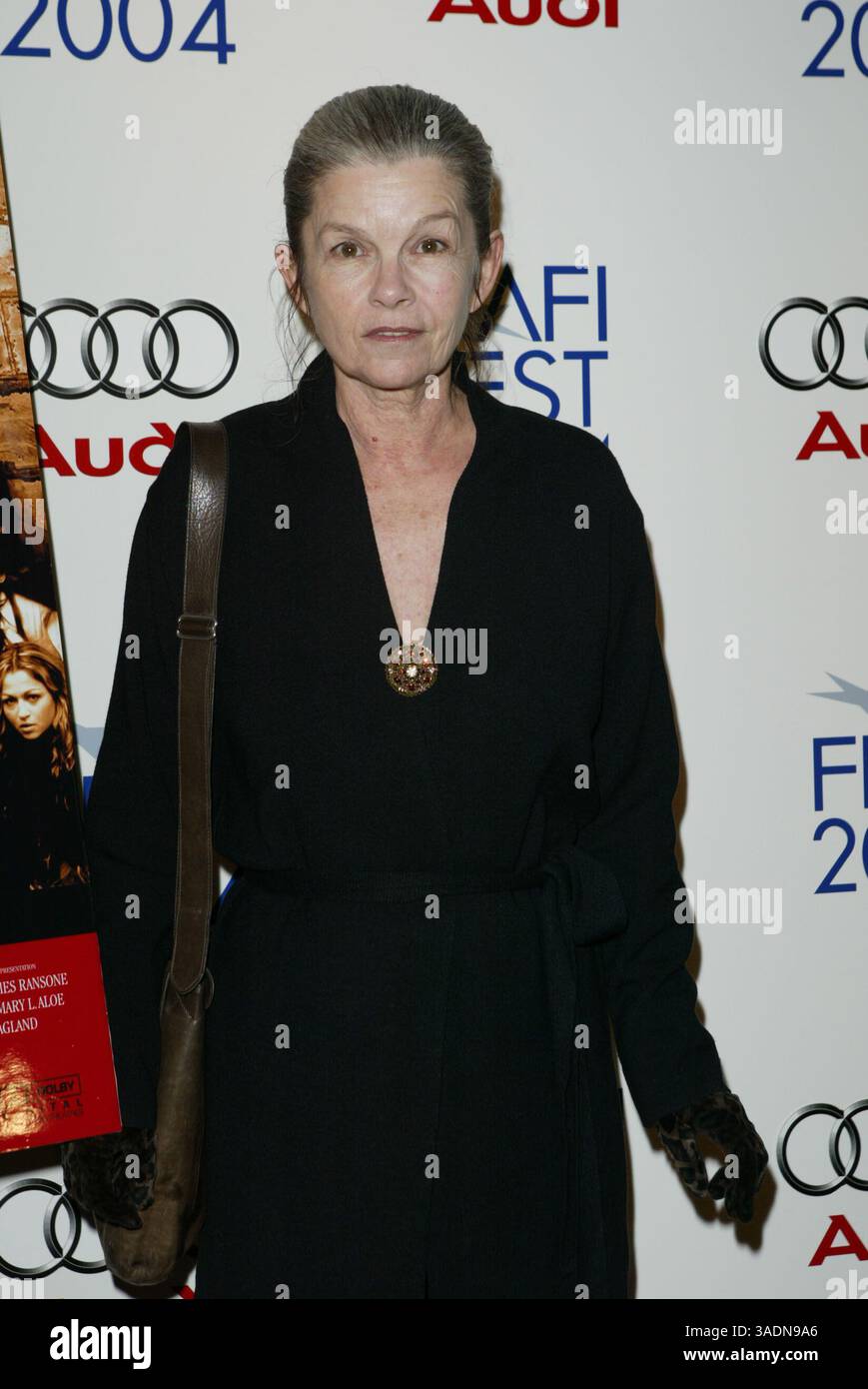 07 nov. 2004 ; Hollywood, CA, États-Unis ; L'actrice GENEVIEVE BUJOLD à la première de 'Downtown : a Street Tale' au Festival du film AFI.. (Crédit image : Phil Han/ZUMAPRESS.com) Banque D'Images
