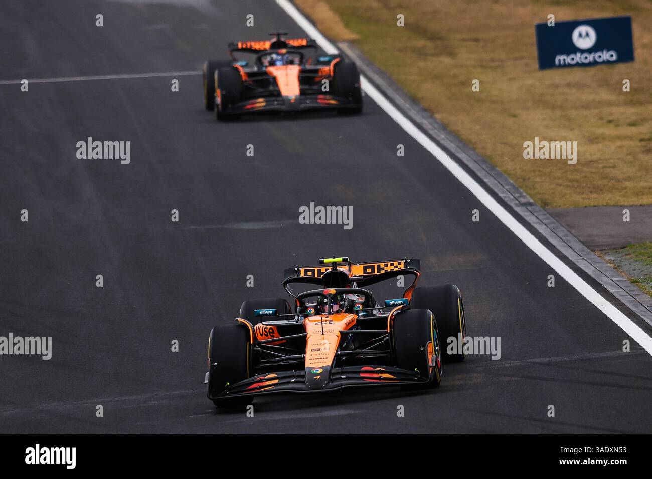 Suzuka, Japon. 6 avril 2025. Suzuka, Japon. 6 avril 2025. 04 NORRIS Lando (gbr), McLaren F1 Team MCL39, action et 81 PIASTRI Oscar (aus), McLaren F1 Team MCL39, action lors du Grand Prix du Japon Lenovo 2025 de formule 1, 3ème manche du Championnat du monde FIA de formule 1 2025 du 4 au 6 avril 2025 sur le circuit de Suzuka, à Suzuka, Japon - photo Eric Alonso / DPPI crédit : DPPI Media/Alamy Live News Banque D'Images