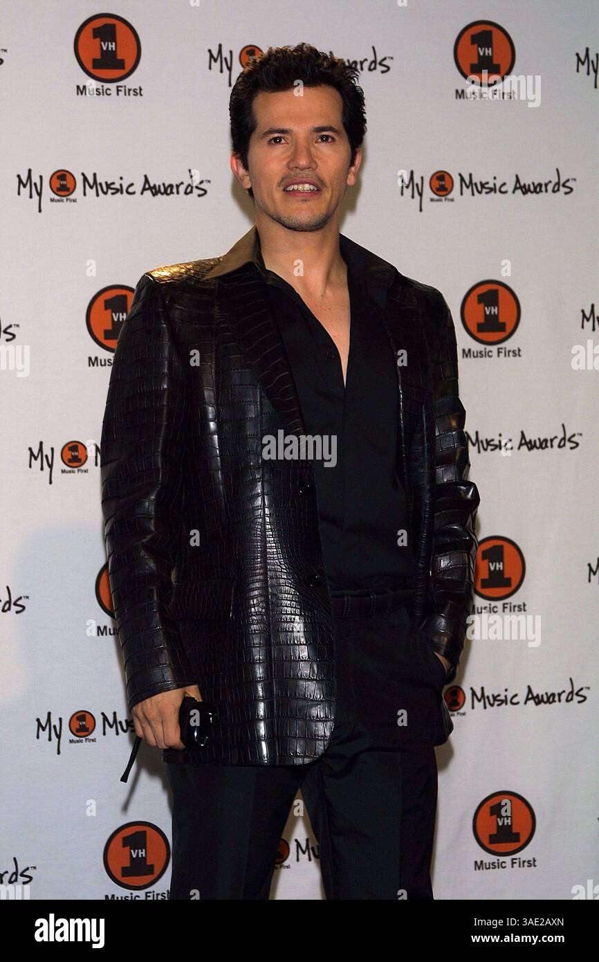 30 novembre 2000 ; Los Angeles, Californie, États-Unis ; acteur JOHN LEGUIZAMO @ The My VH-1 Awards.. (Crédit image : Lisa O'Connor/ZUMAPRESS.com) Banque D'Images