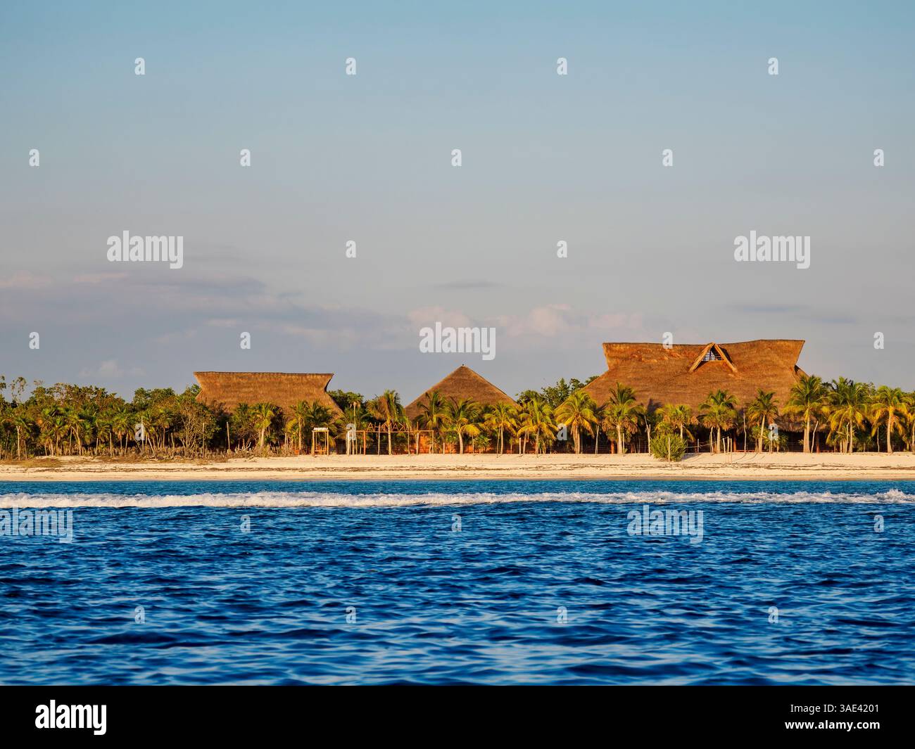 Côte ouest au coucher du soleil, île de Cozumel, État de Quintana Roo, Mexique Banque D'Images