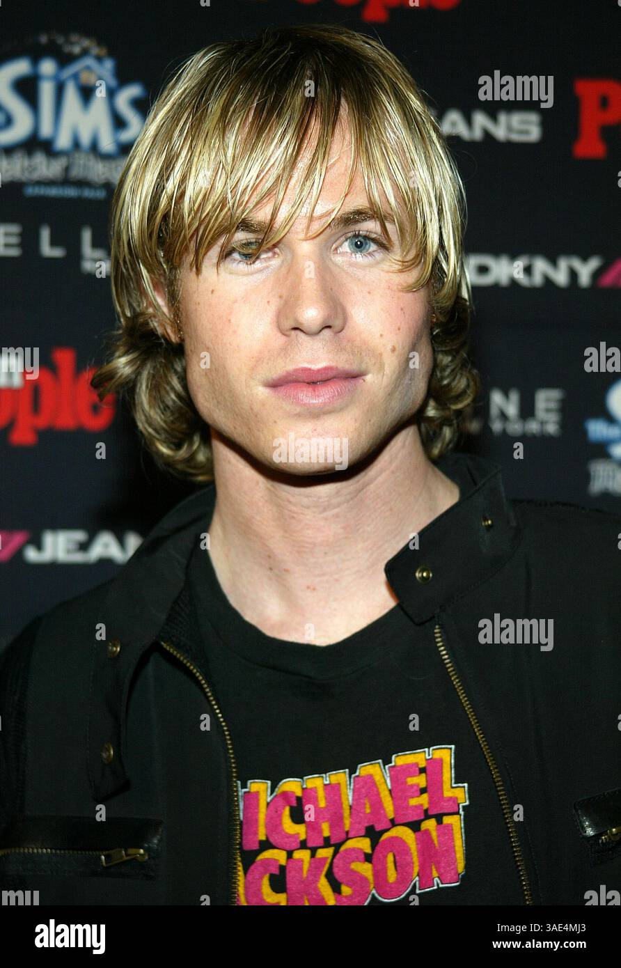 16 novembre 2003 ; Hollywood, CA, États-Unis ; la chanteuse ASHLEY PARKER ANGEL, anciennement de O-Town à l'After-Party des Teen People American Music Awards en l'honneur de Sean Paul à Avalon à Hollywood. (Crédit image : Rena Durham/ZUMAPRESS.com) Banque D'Images
