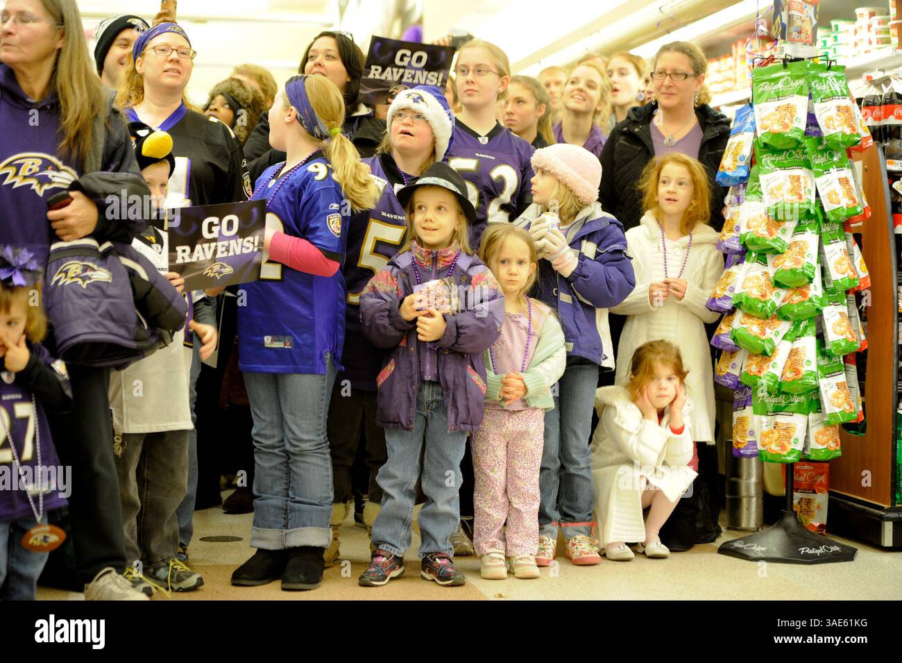 20 JANVIER 2012 : les fans de Little Ravens regardent les festivités ...