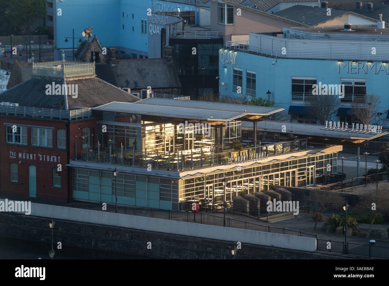 Mount Stuart Wetherspoons à Mermaid Quay, Cardiff Bay, pays de Galles Banque D'Images