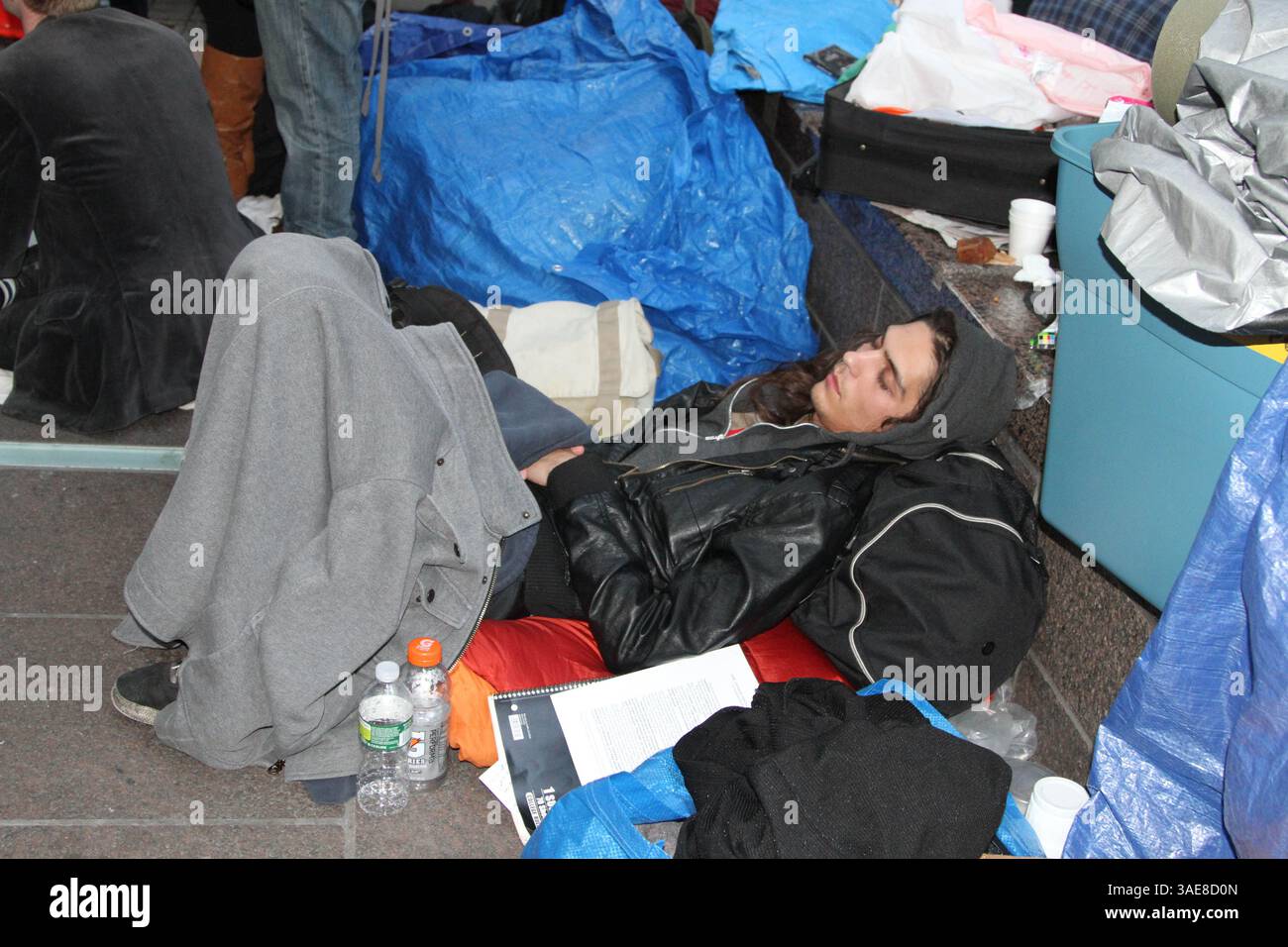 23 octobre 2011 - New York, New York, États-Unis - Occupy Wall Street. Zucotti Park, NYC. 23 octobre 2011.photos par , Photpos Inc 2011(crédit image : © Sonia Moskowitz/Globe photos/ZUMAPRESS.com) Banque D'Images 23 octobre 2011 - New York, New York, États-Unis - Occupy Wall Street. Zucotti Park, NYC. 23 octobre 2011.photos par , Photpos Inc 2011(crédit image : © Sonia Moskowitz/Globe photos/ZUMAPRESS.com) Banque D'Images