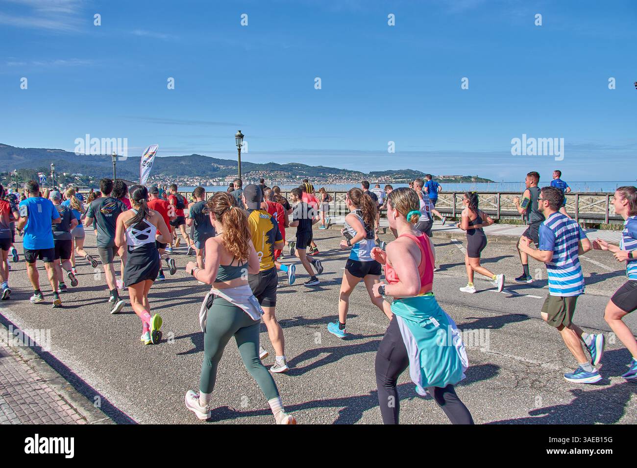 Nigran,Pontevedra,Espagne ;6 avril 2025 ;cette image en gros plan capture l'énergie et la détermination des coureurs participant à la course annuelle Vigo-Bayona Banque D'Images