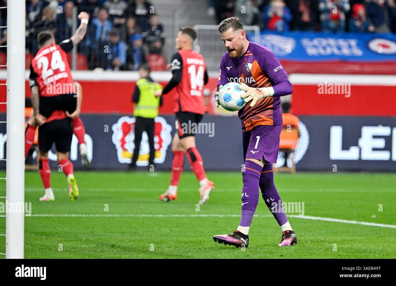 BayArena Leverkusen Allemagne 28.3,2025, Football : Bundesliga saison 2024/2025 Journée 27 , Bayer 04 Leverkusen (B04, rouge) vs. VfL Bochum (BOC, bleu) — Timo Horn (BOC) Banque D'Images