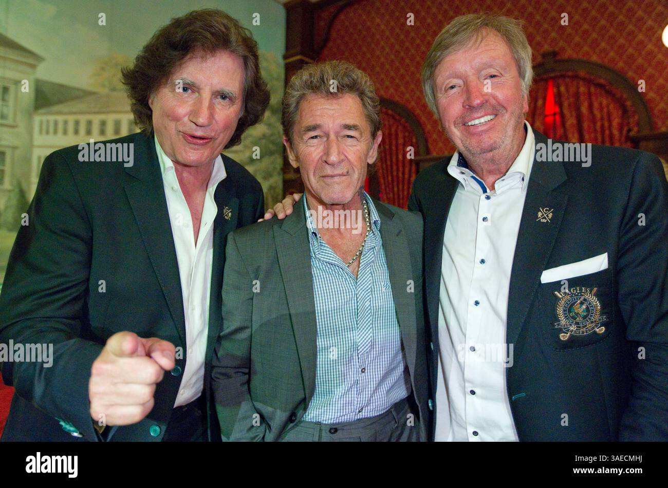 Rust, Allemagne - le 4 mai 2015 : Eagles Charity Golf Cup et de Gala au Golfclub Breisgau et Europa Park, Rust avec Singer Peter Maffay (m) et de l'OLAF (l) Malolepski et animatrice Werner Schulze-Erdel (r) Banque D'Images