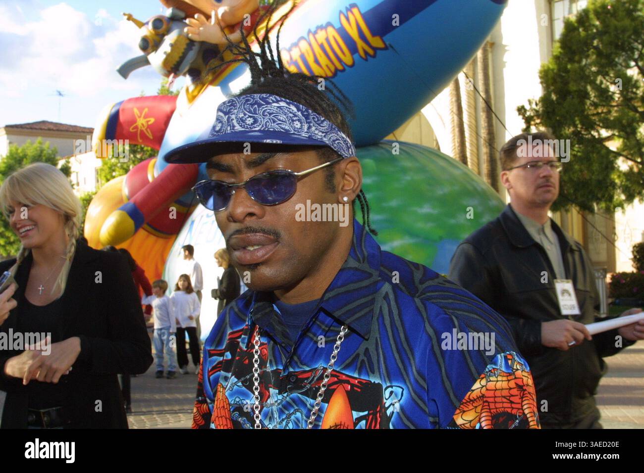 09 décembre 2001 ; Los Angeles, CA, États-Unis ; musicien COOLIO @ LA première de 'Jimmy Neutron : Boy Genius.'. (Crédit image : Robert Millard/ZUMAPRESS.com) Banque D'Images