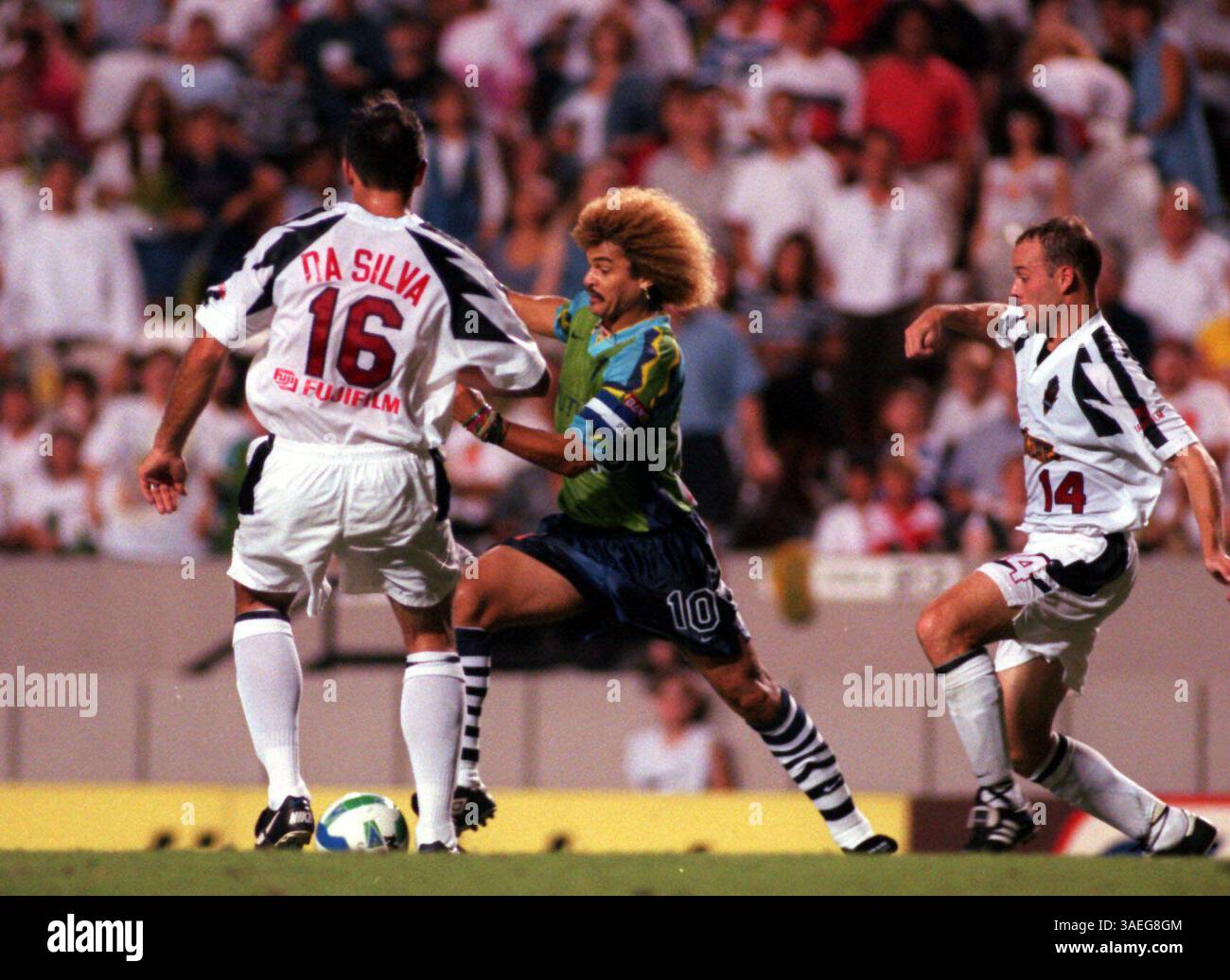 TP 32465 - - LIVRER À : MACHINE À SOUS - - 09/21/96 - - tampa - - LÉGENDE : Carlos Valderamma vs New Jersey. LIB NOTE : Cutline sort identifie le joueur comme Carlos Valderrama. Times photo par : Victor Junco - - histoire par : - - SCANNÉ PAR : - - DATE D'EXÉCUTION : 22/09/96. (Crédit image : St Petersburg Times/ZUMAPRESS.com) Banque D'Images