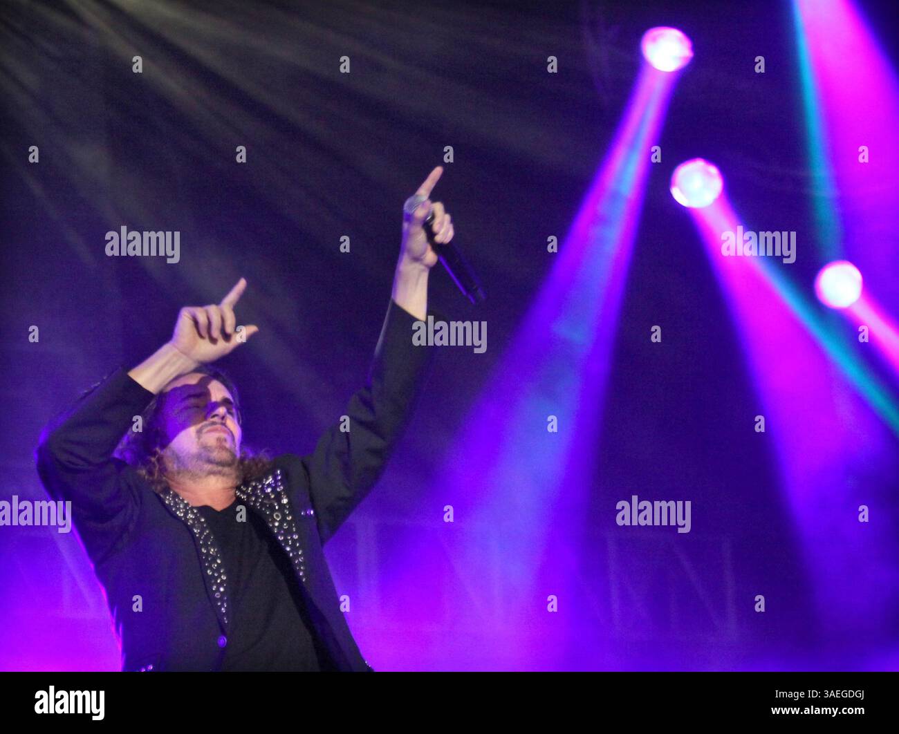 11 mars 2012 - Caracas, DISTRITO CAPITALE, Venezuela - Concierto de la banda mexicana de rock ManÃ, en su Drama y Luz Tour 2012, realizado en el estadio de fÃºtbol de la Universidad SimÃ³n BolÃ­var. Caracas, 11-03-2012(WILLIAM DUMONT / El NACIONAL)..PROHIBIDO su USO y/O REPRODUCCION en VENEZUELA (image crédit : © El Nacional/GDA/ZUMAPRESS.com) Banque D'Images