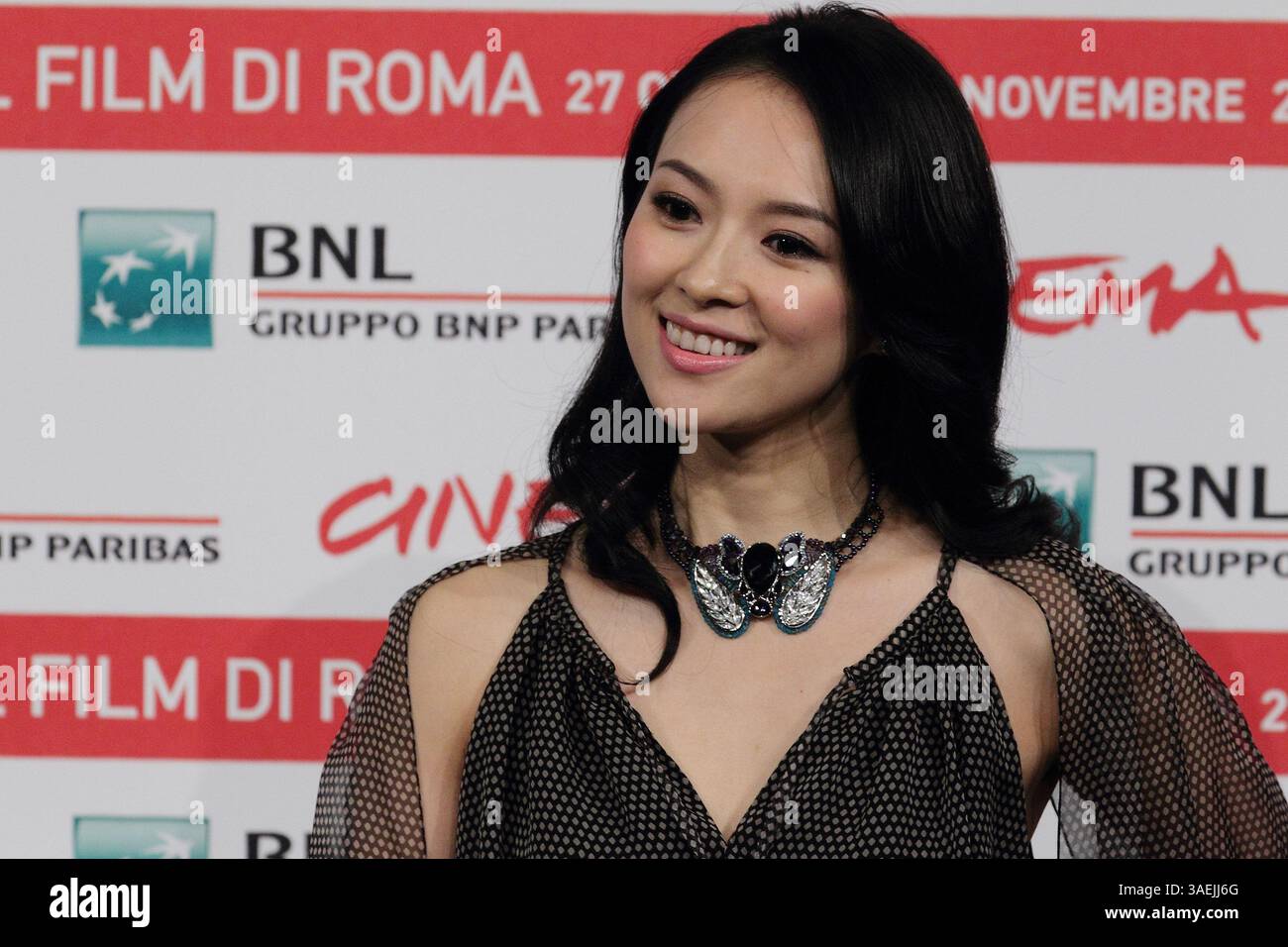 2 nov. 2011 - Rome, Italie - L'actrice ZHANG ZIYI lors de l'appel photo ''amour pour la vie'' au Festival du film de Rome 2011. (Crédit image : © Evandro Inetti/ZUMAPRESS.com) Banque D'Images