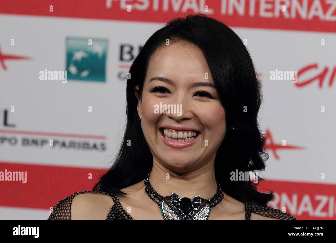 2 nov. 2011 - Rome, Italie - L'actrice ZHANG ZIYI lors de l'appel photo ''amour pour la vie'' au Festival du film de Rome 2011. (Crédit image : © Evandro Inetti/ZUMAPRESS.com) Banque D'Images