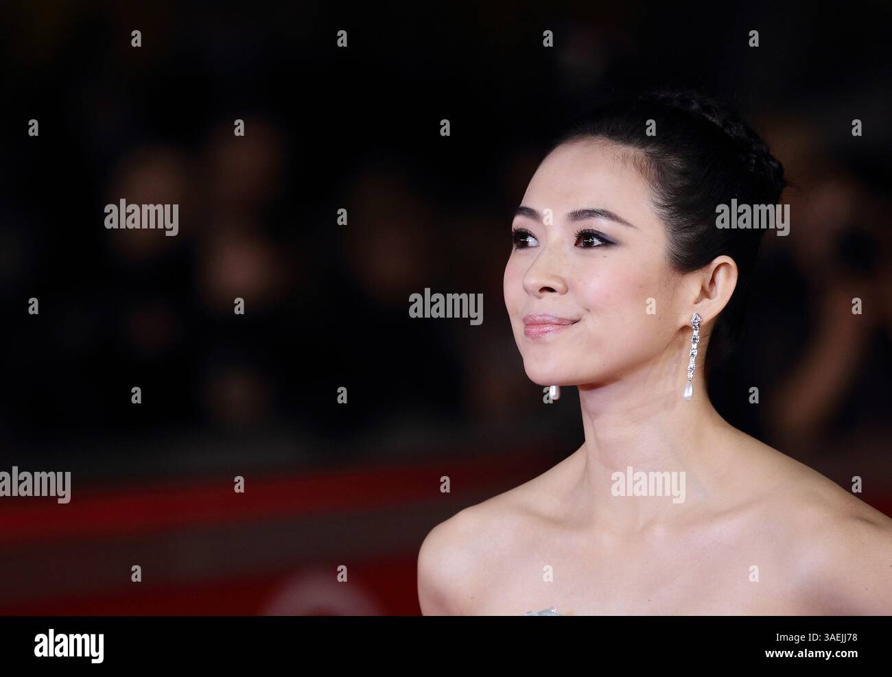 2 novembre 2011 - Rome, Italie - L'actrice ZHANG ZIYI assiste au tapis rouge ''amour pour la vie'' au Festival du film de Rome 2011. (Crédit image : © Evandro Inetti/ZUMAPRESS.com) Banque D'Images