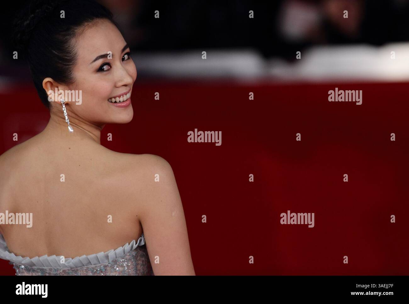 2 novembre 2011 - Rome, Italie - L'actrice ZHANG ZIYI assiste au tapis rouge ''amour pour la vie'' au Festival du film de Rome 2011. (Crédit image : © Evandro Inetti/ZUMAPRESS.com) Banque D'Images
