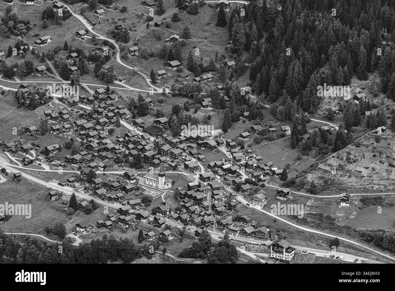 Village de montagne Ayer, vue aérienne, photo noir et blanc, Val d'Anniviers, Alpes valaisannes, Canton Valais, Suisse, Europe Banque D'Images