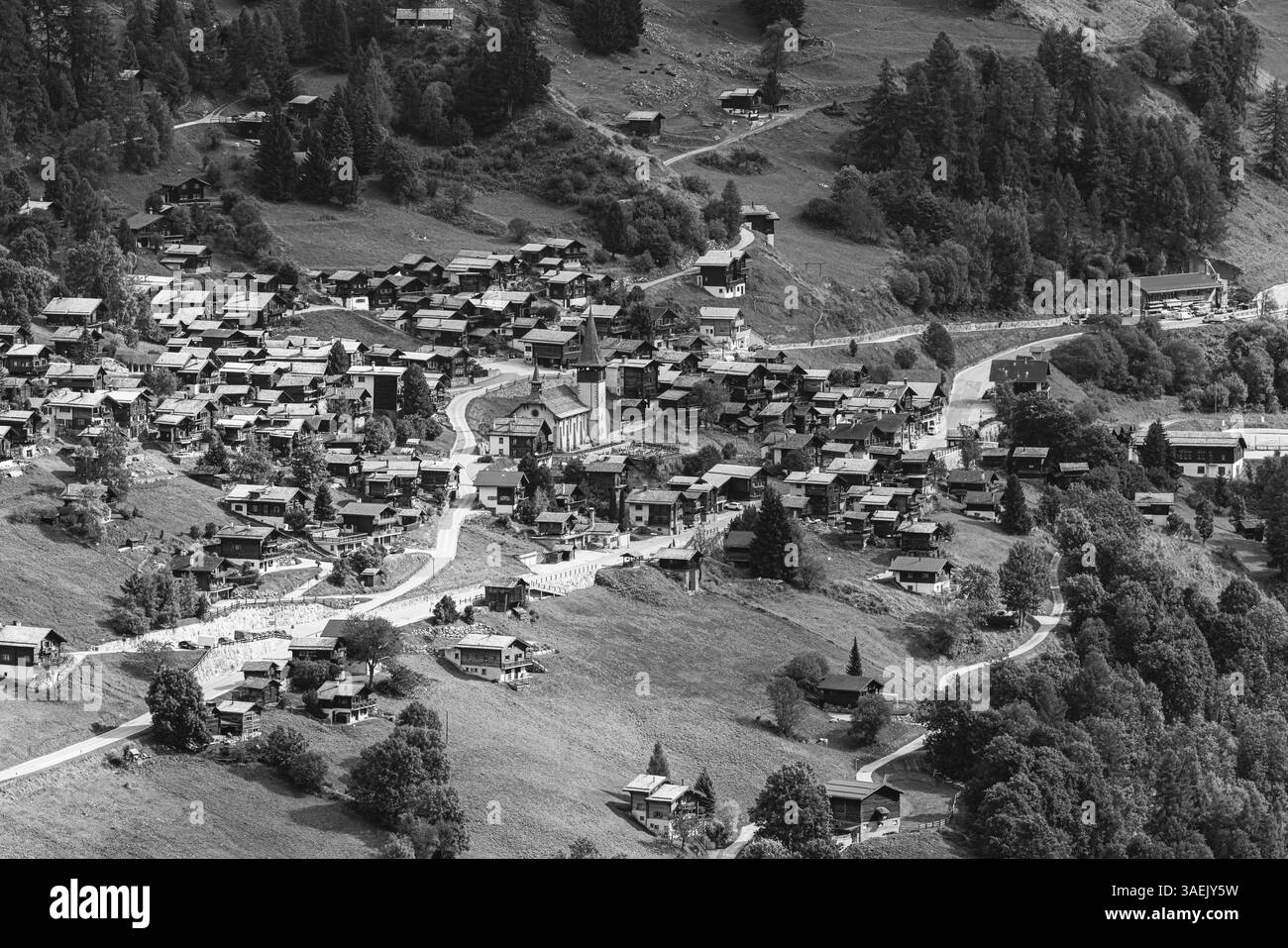 Village de montagne Ayer, vue aérienne, photographie noir et blanc, Val d'Anniviers, Alpes valaisannes, canton valaisan, Suisse, Europe Banque D'Images