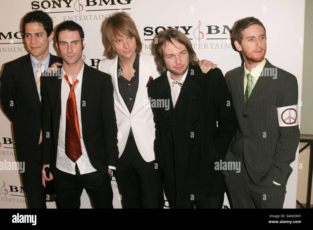 13 février 2005 ; Los Angeles, CA, États-Unis ; artistes MAROON 5 à la soirée SONY BMG Grammy organisée au Roosevelt Hotel, Hollywood. (Crédit image : Paul Fenton/ZUMAPRESS.com) Banque D'Images