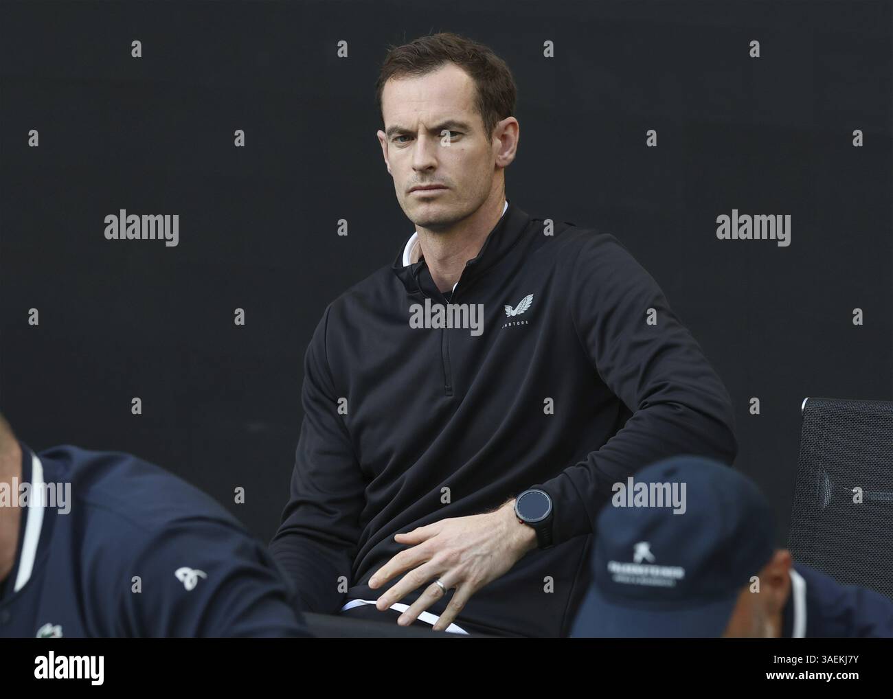 L'entraîneur Andy Murray assis dans la case des joueurs à l'Open d'Australie 2025, Melbourne Park, Melbourne, Victoria, Australie, Océanie Banque D'Images