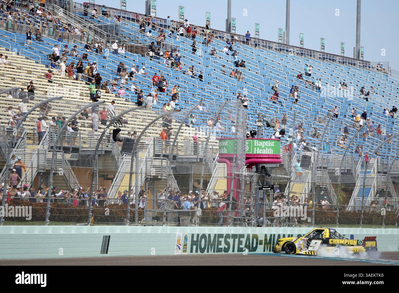 GRANT ENFINGER (9) remporte le Baptist Health 200 au Homestead-Miami Speedway à Homestead, FL, Homestead, États-Unis d'Amérique Banque D'Images