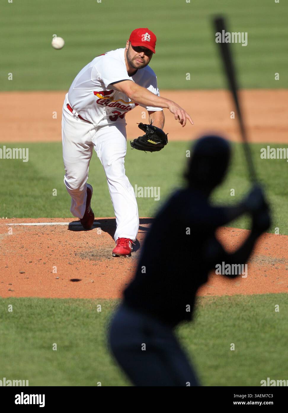 5 septembre 2011 - St Louis, Missouri, U.S. - le lanceur Louis Cardinals JAKE WESTBROOK travaille contre les Milwaukee Brewers au Busch Stadium lundi. Les Brewers ont battu les Cardinals, 4-1. (Crédit image : © Chris Lee/préparé Louis Post-Dispatch/MCT/ZUMAPRESS.com) Banque D'Images