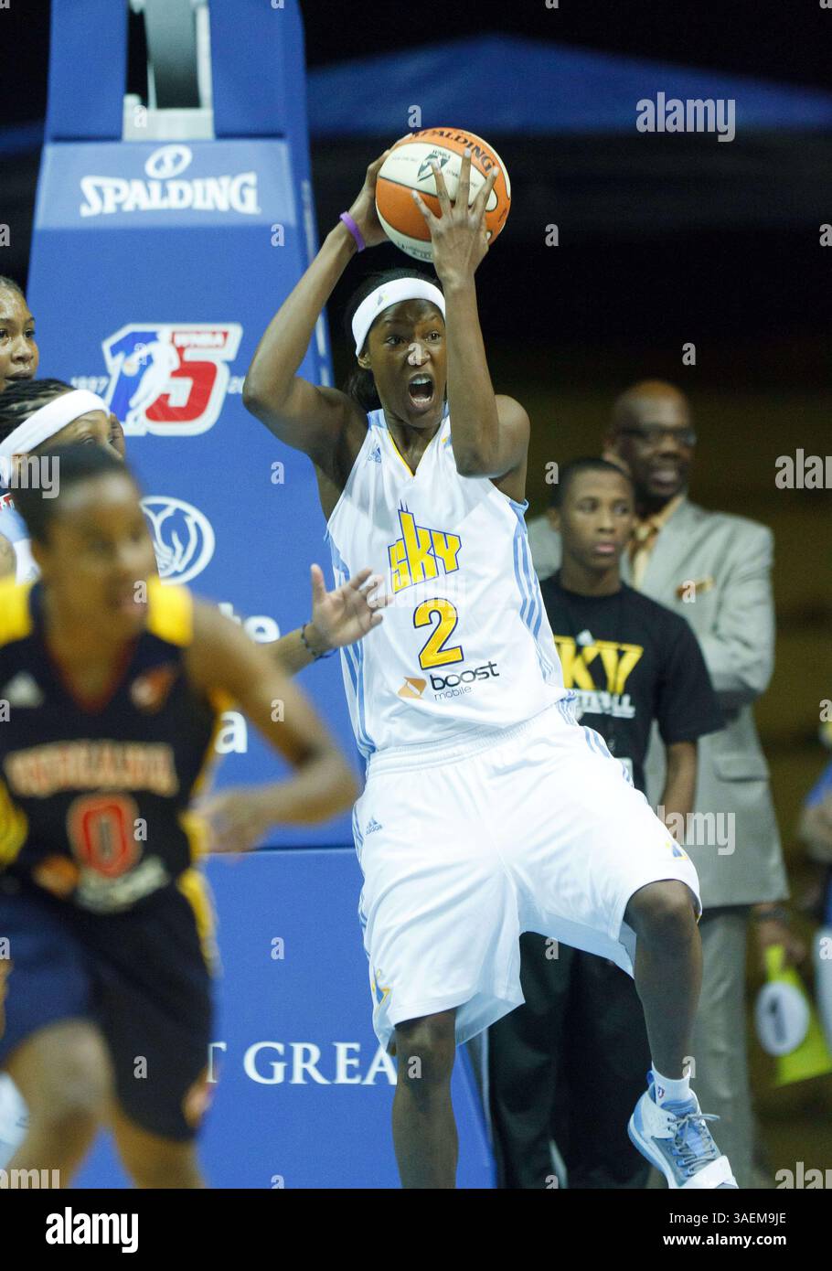 04 septembre 2011 : Michelle Snow des Chicago Sky Hauts dans un rebond lors de leur match WNBA contre l'Indiana Fever à Allstate Arena, Rosemont, Illinois. (Crédit image : © Damen Jackson/Cal Sport Media/ZUMAPRESS.com) Banque D'Images