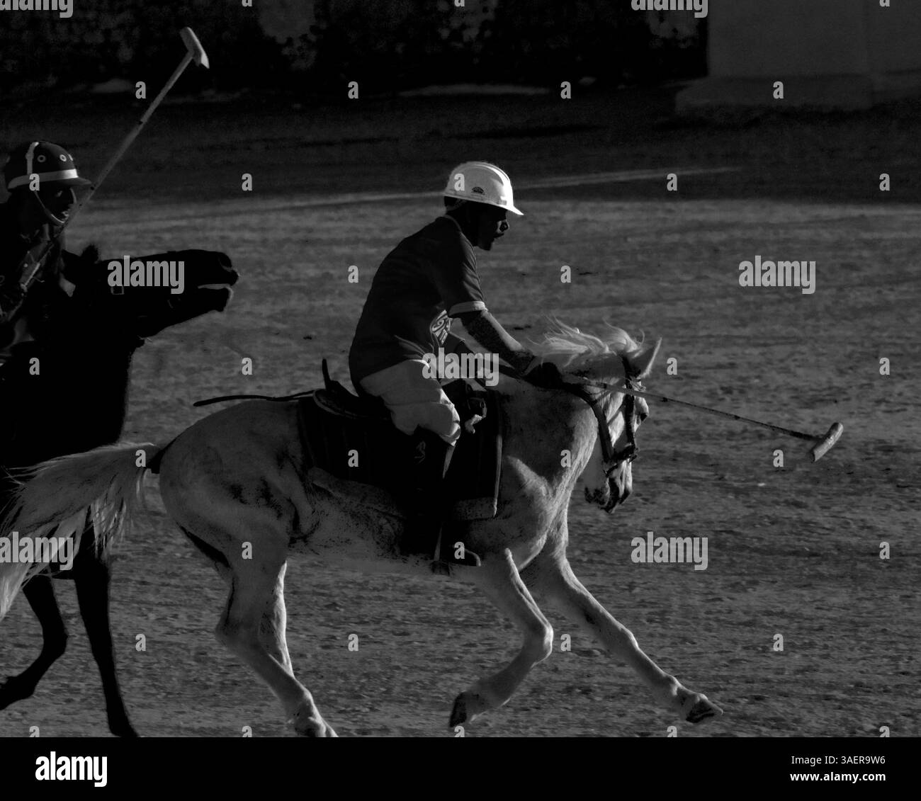 01 septembre 2011 - Leh, Ladakh, Inde - Un match de polo tenu à Leh, dans l'ombre de l'Himalaya. Ce sport traditionnel est populaire parmi les villageois et est pratiqué dans toutes les parties du Ladakh. (Crédit image : © Jaina Mishra/ZUMAPRESS.com) Banque D'Images