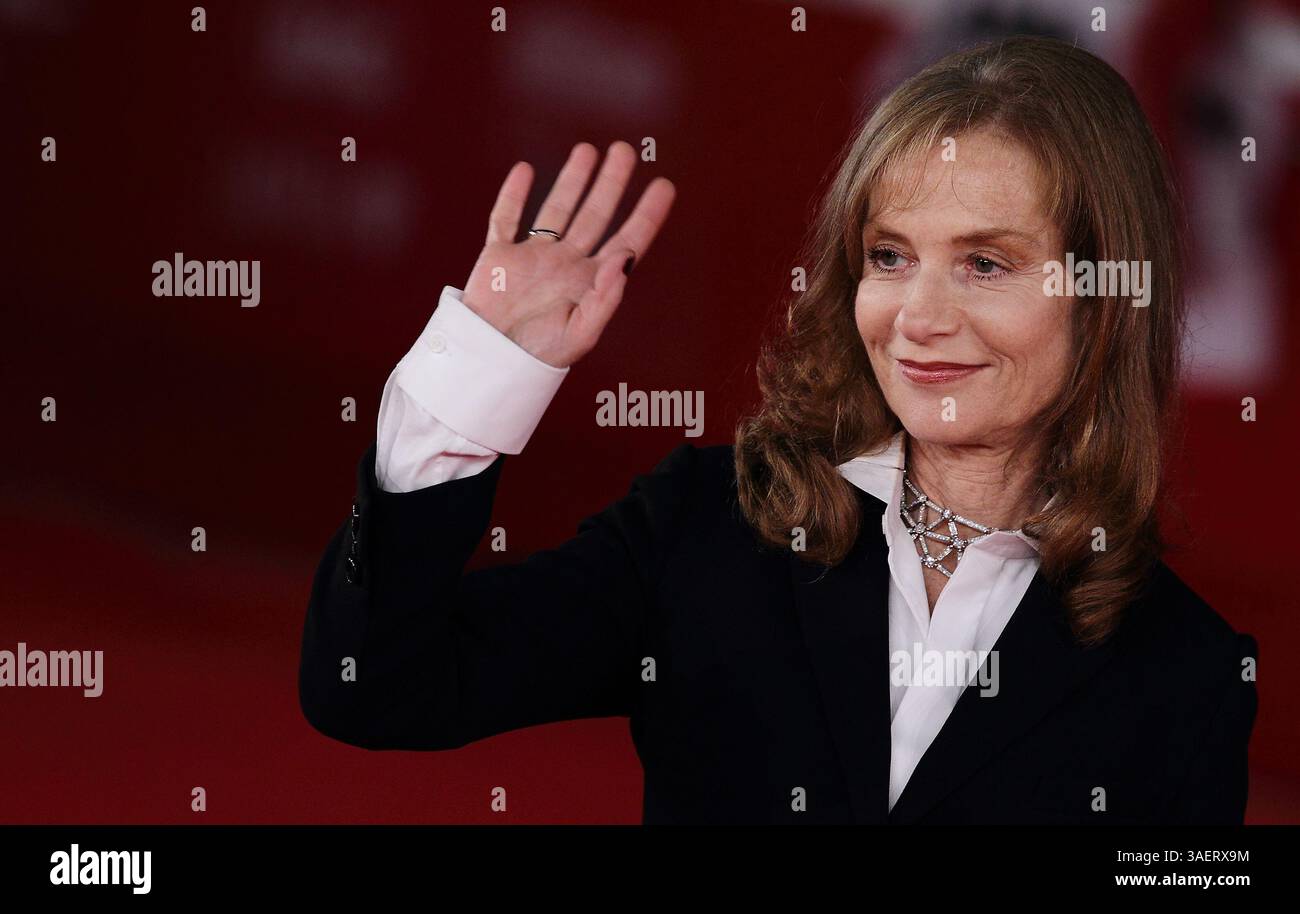 30 oct. 2011 - Rome, Italie - ISABELLE HUPPERT et la réalisatrice ANNE FONTAINE sur le tapis rouge du Festival du film de Rome pour ''mon pire cauchemar'' (crédit image : © Evandro Inetti/ZUMAPRESS.com) Banque D'Images