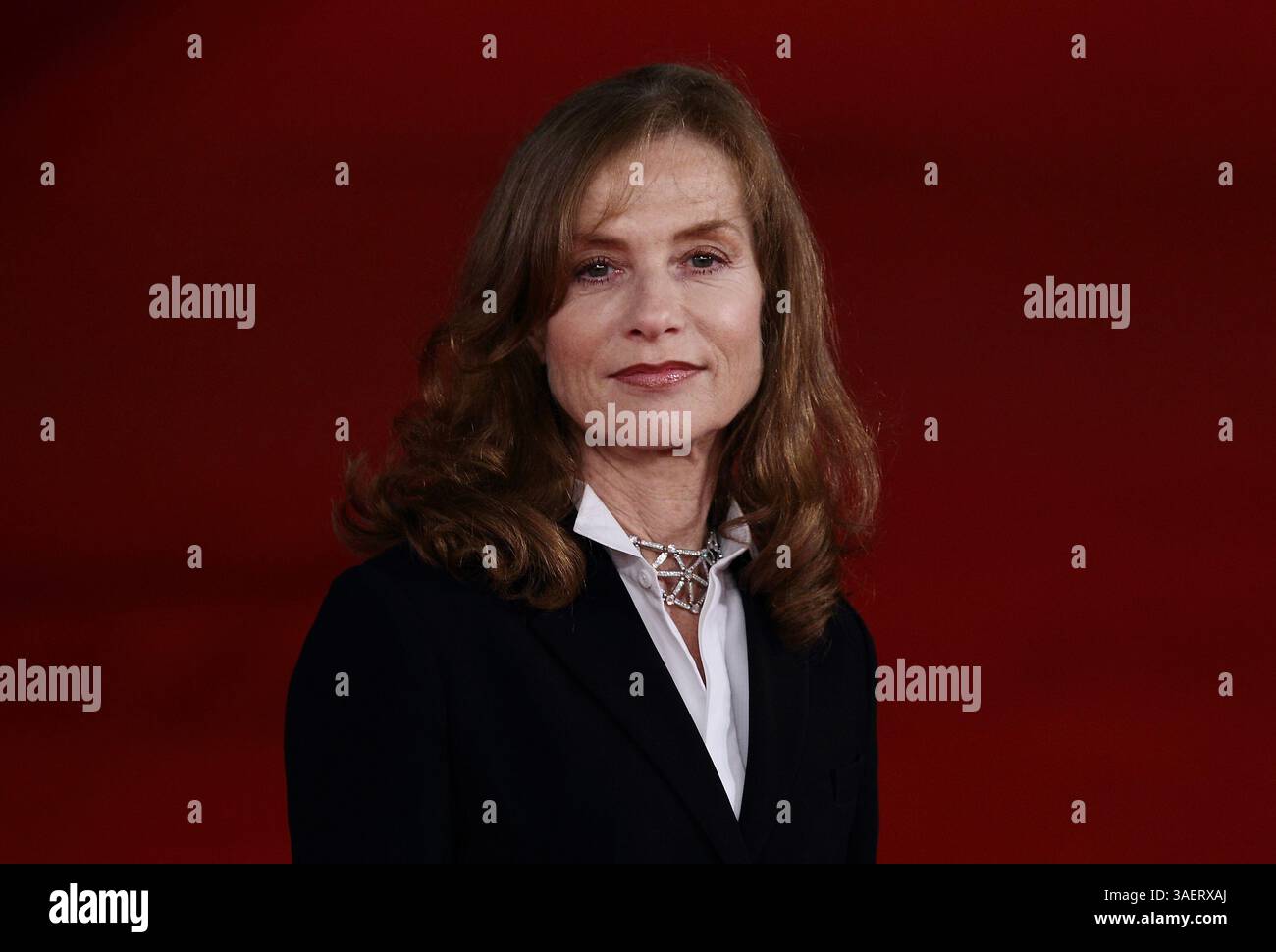 30 oct. 2011 - Rome, Italie - ISABELLE HUPPERT et la réalisatrice ANNE FONTAINE sur le tapis rouge du Festival du film de Rome pour ''mon pire cauchemar'' (crédit image : © Evandro Inetti/ZUMAPRESS.com) Banque D'Images