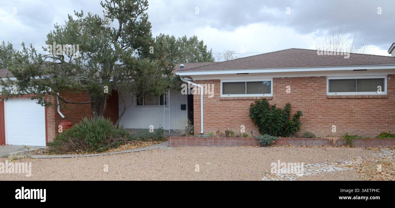 25 novembre 2011 - Albuquerque, nm, États-Unis - 11252011---L'extérieur de la maison mis en scène par affluent Home Tenders, photographié le vendredi 25 novembre 2011. (Crédit image : © Dean Hanson/Journal/Albuquerque Journal/ZUMAPRESS.com) Banque D'Images