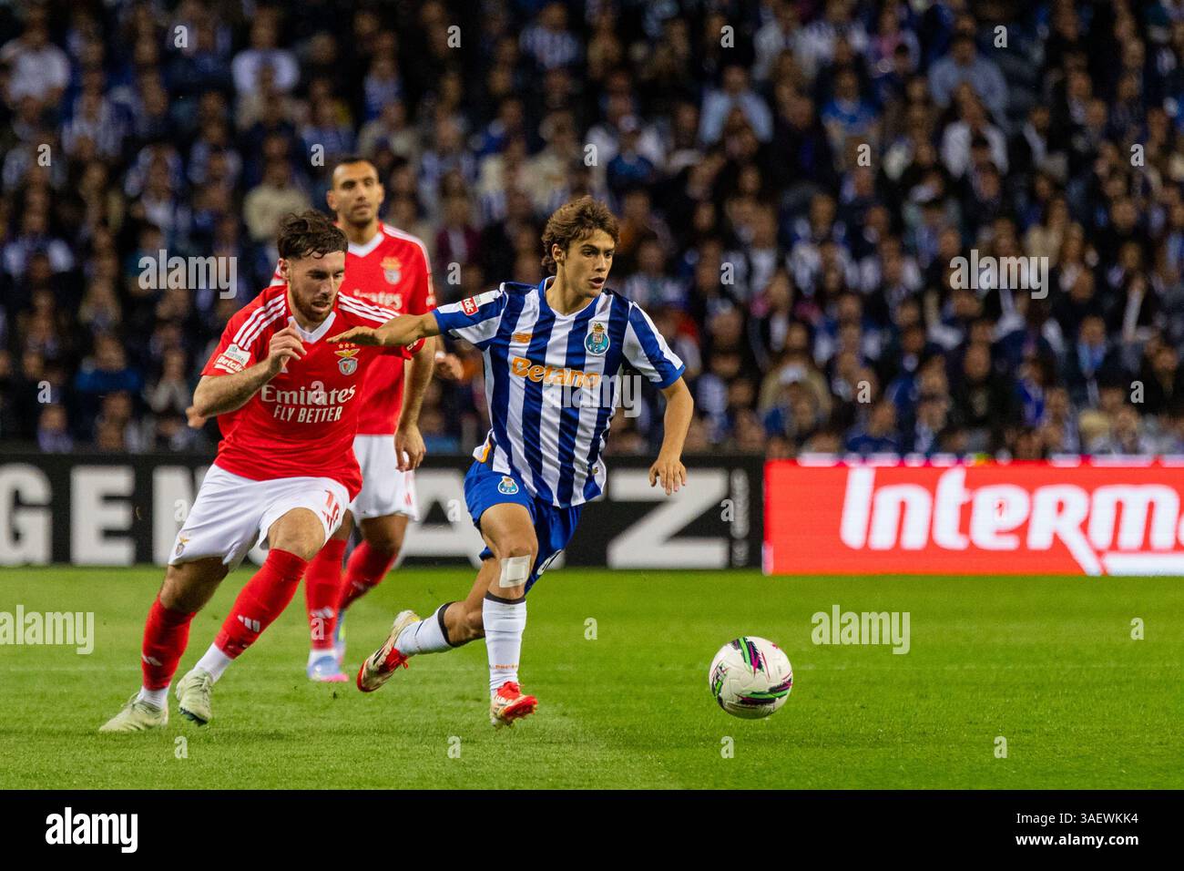 Porto, Portugal. 06 avril 2025. Rodrigo Mora du FC Porto vu en action lors du match Liga Portugal Betclic entre le FC Porto et le SL Benfica à Estadio do Dragao. Score final ; FC Porto 1 :4 SL Benfica (photo par Diogo Baptista/SOPA images/SIPA USA) crédit : SIPA USA/Alamy Live News Banque D'Images