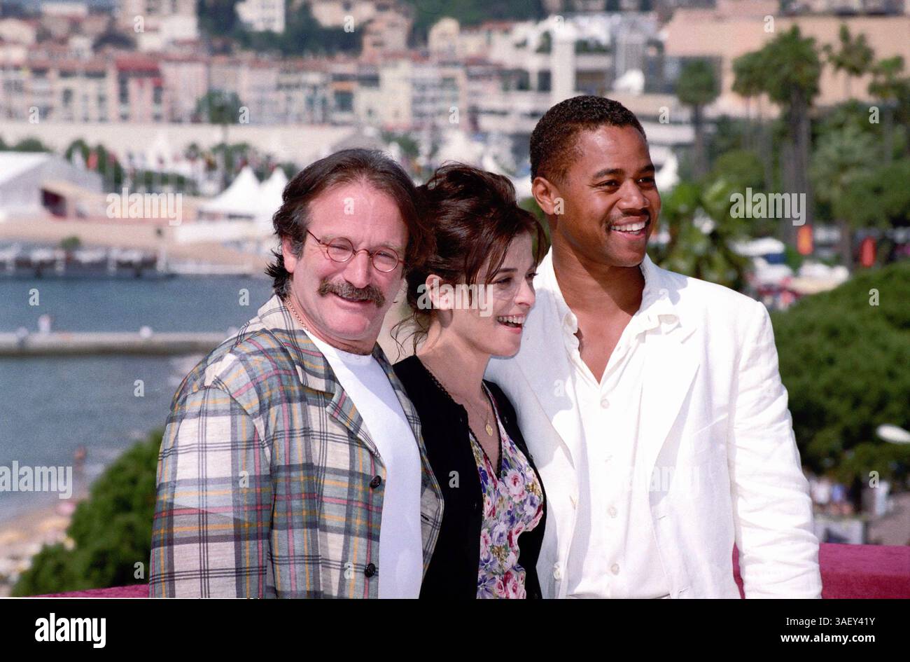 20 mai 1997 ; Cannes, FRANCE ; ROBIN WILLIAMS, CUBA GOODING JR. Et ANNABELLE Sciora au Festival de Cannes 1997. Banque D'Images