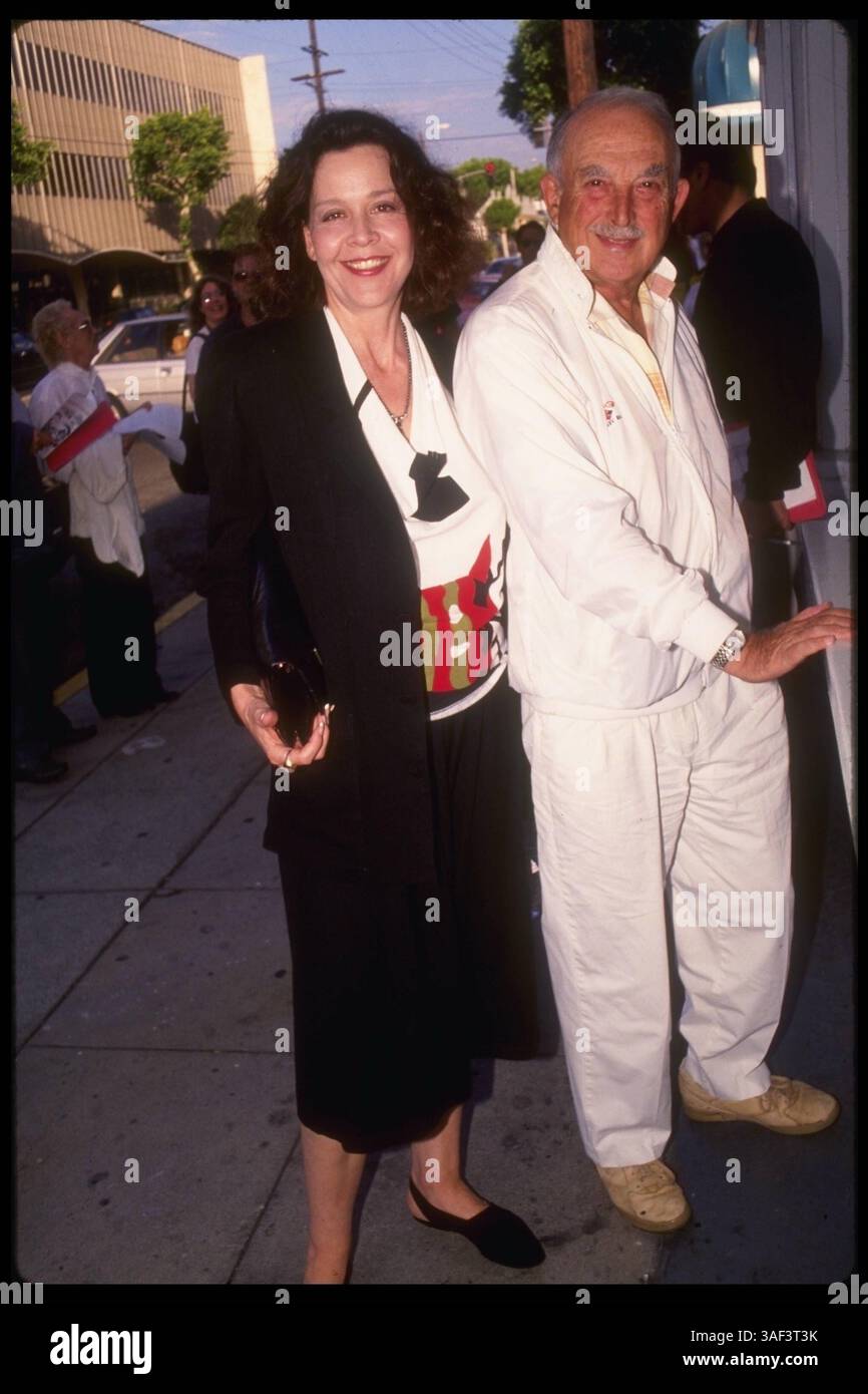 1991 ; Hollywood, CA, USA ; BILL MACY et sa femme sont représentés sur une photo de 1991. (Michelson − Karnbad/1991) Banque D'Images