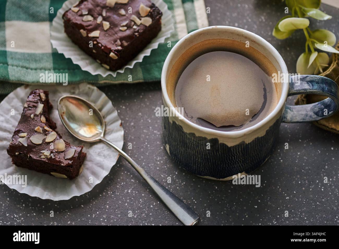 Café et Brownies – le duo de confort ultime Banque D'Images