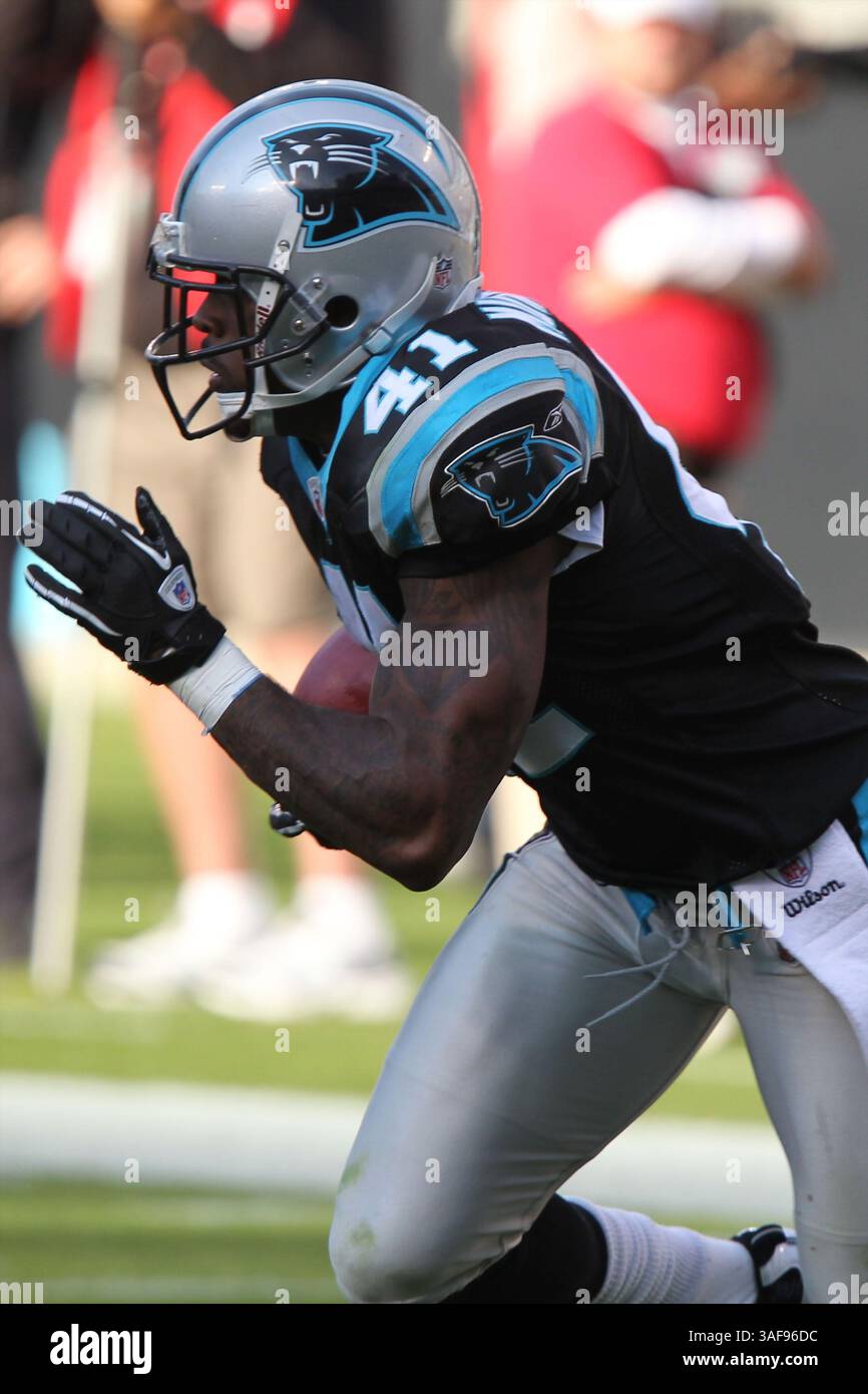 21 novembre, 2010 ; Capitaine Munnerlyn évoluait Carolina Panthers (41) exécute le coup d'un retour au stade Bank of America à Charlotte, NC. Score final est de Baltimore 37- Carolina 13. . Jim Dedmon/CSM(Image Crédit : © Jim Dedmon/Cal/ZUMAPRESS.com) Media Sport Banque D'Images