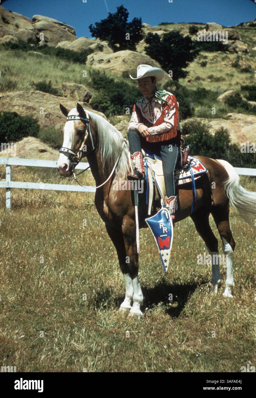 01 juin 1953 ; Hollywood, Californie, États-Unis ; 1953, PHOTO : ANIMAUX (AVEC ACTEURS), CHEVAL, ROY ROGERS.. (Crédit image : Austral/ZUMAPRESS.com) Banque D'Images