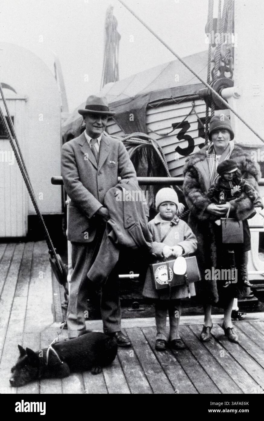 01 juin 1926 ; Hollywood, Californie, États-Unis ; 1926, PHOTO : FAMILLES (RÉEL), 'SCOTTY' FITZGERALD, F SCOTT FITZGERALD, ZELDA FITZGERALD. (Crédit image : Austral/ZUMAPRESS.com) Banque D'Images