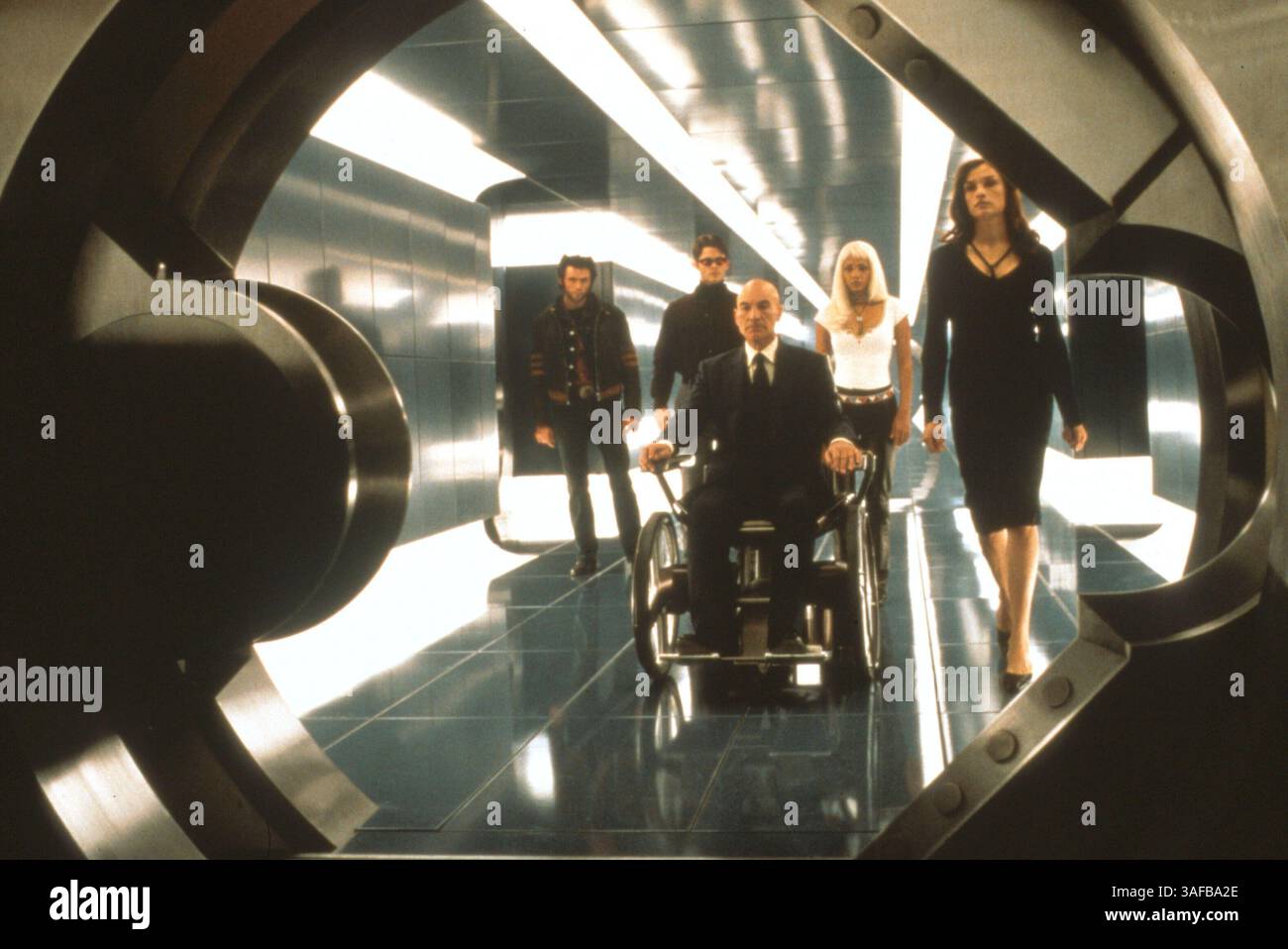 14 avril 2000 ; Hollywood, Californie, États-Unis ; Wolverine (HUGH JACKMAN), Cyclops (JAMES MARSDEN), Xavier (PATRICK STEWART), Storm (HALLE BERRY) & Jean Grey (FAMKE Jansen) dans X-Men de Fox Home Entertainment. (Image de crédit : ZUMA Press/ZUMAPRESS.com) Banque D'Images