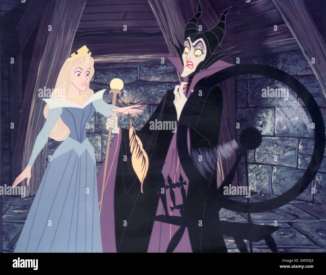 29 août 2001 ; Hollywood, Californie, États-Unis ; PHOTO DU DOSSIER : 1959 ; PRINCESSE AURORA et la MALÉFIQUE sorcière MALÉFIQUE dans le film d'animation classique Disney 'Sleeping Beauty.'. (Image de crédit : ZUMA Press/ZUMAPRESS.com) Banque D'Images
