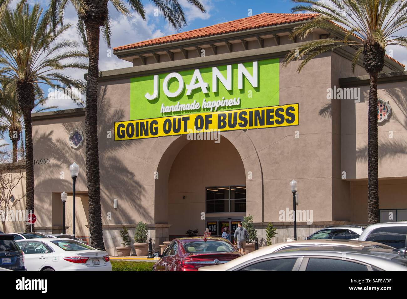 Rancho Cucamonga, CA, États-Unis - 4 avril 2025 : Joann Fabrics and Crafts exploitait 800 magasins aux États-Unis jusqu'au début de 2025. Banque D'Images