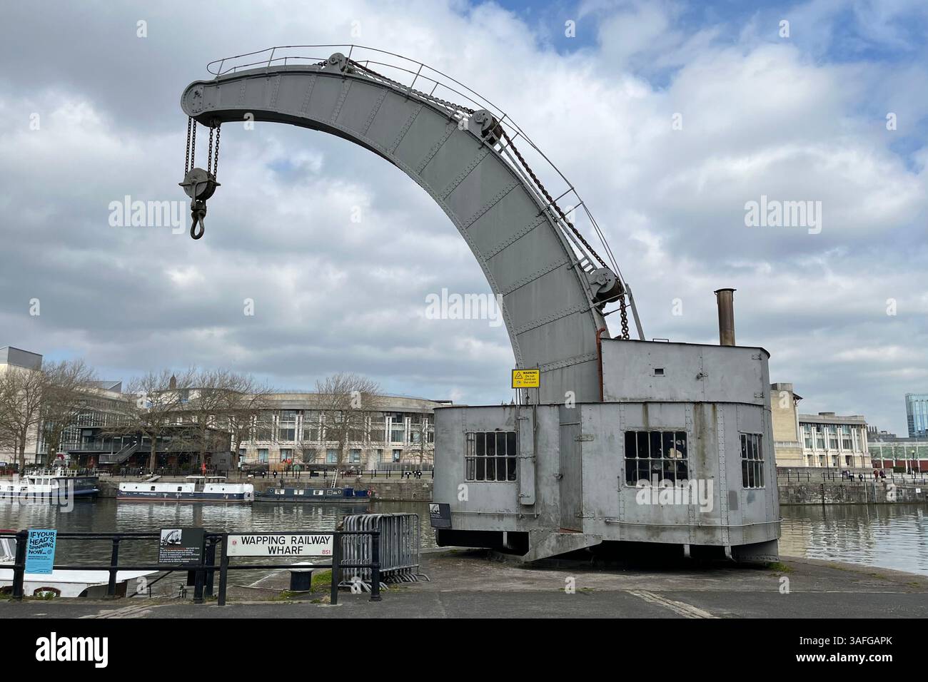 La grue à vapeur Fairbairn. Port flottant de Bristol, Bristol, Angleterre. 26 mars 2025. - Image de stock capturée avec un smartphone