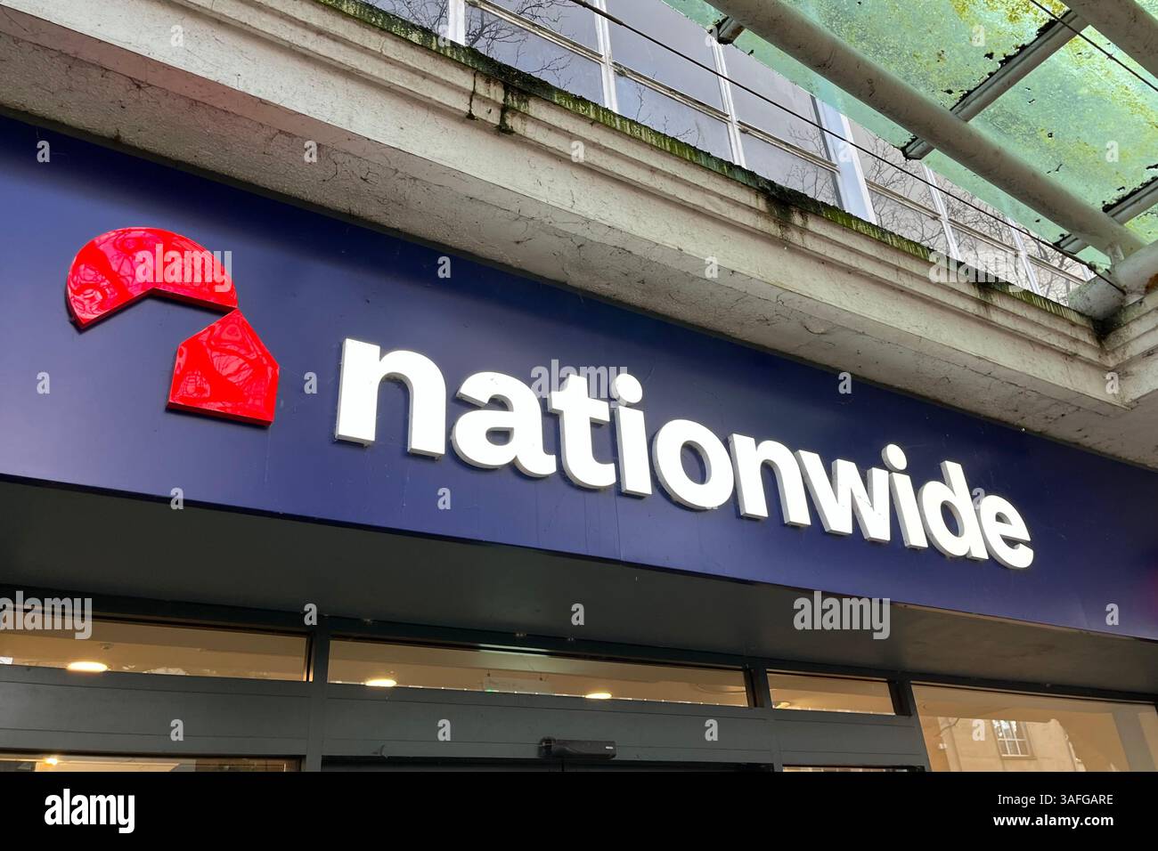 Signalétique nationale à Swansea, pays de Galles, Royaume-Uni. 28 mars 2025. - Image de stock capturée avec un smartphone