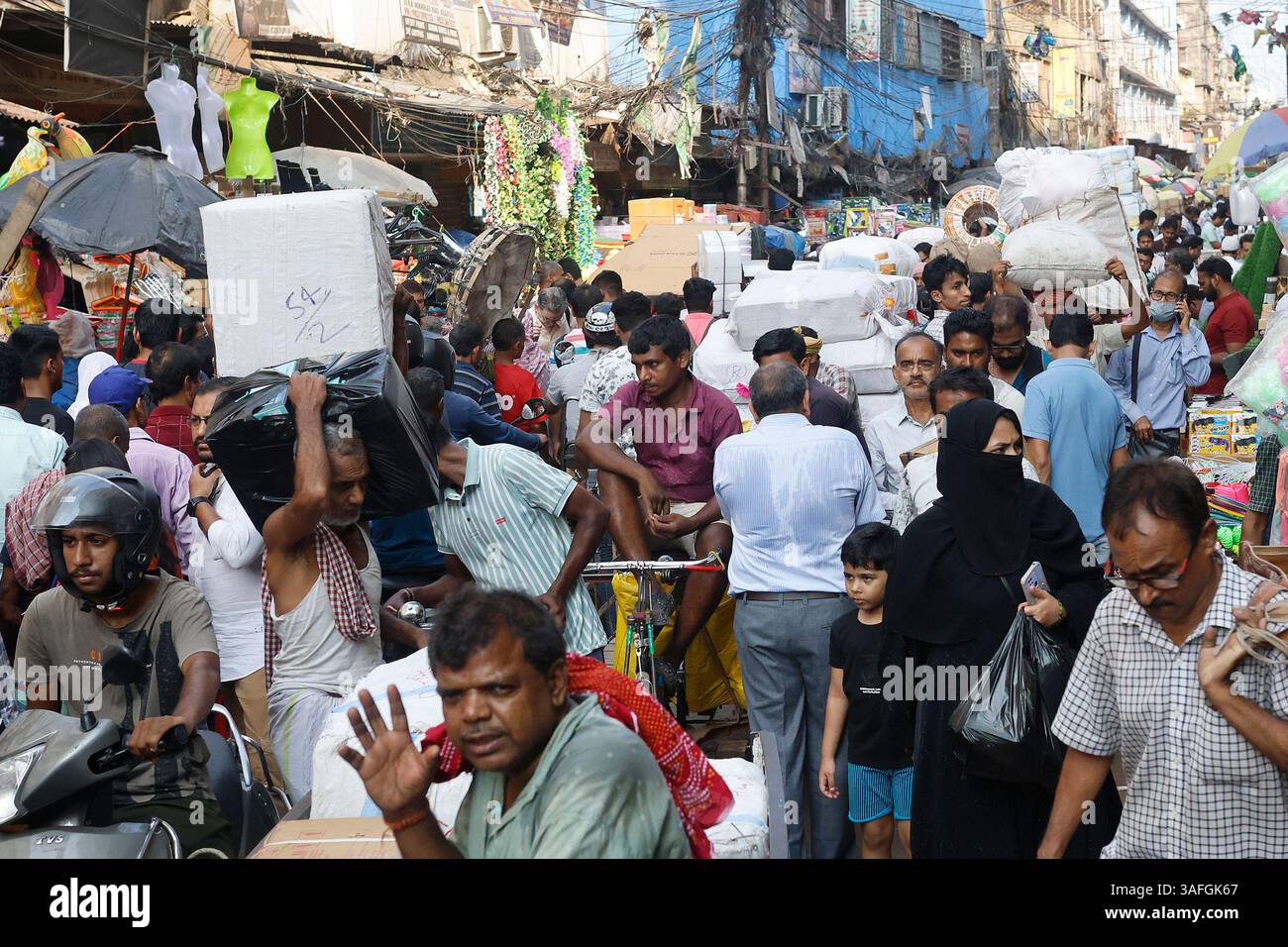 Le marché occupé et encombré sur Canning Street à Kolkata, au Bengale occidental, en Inde Banque D'Images