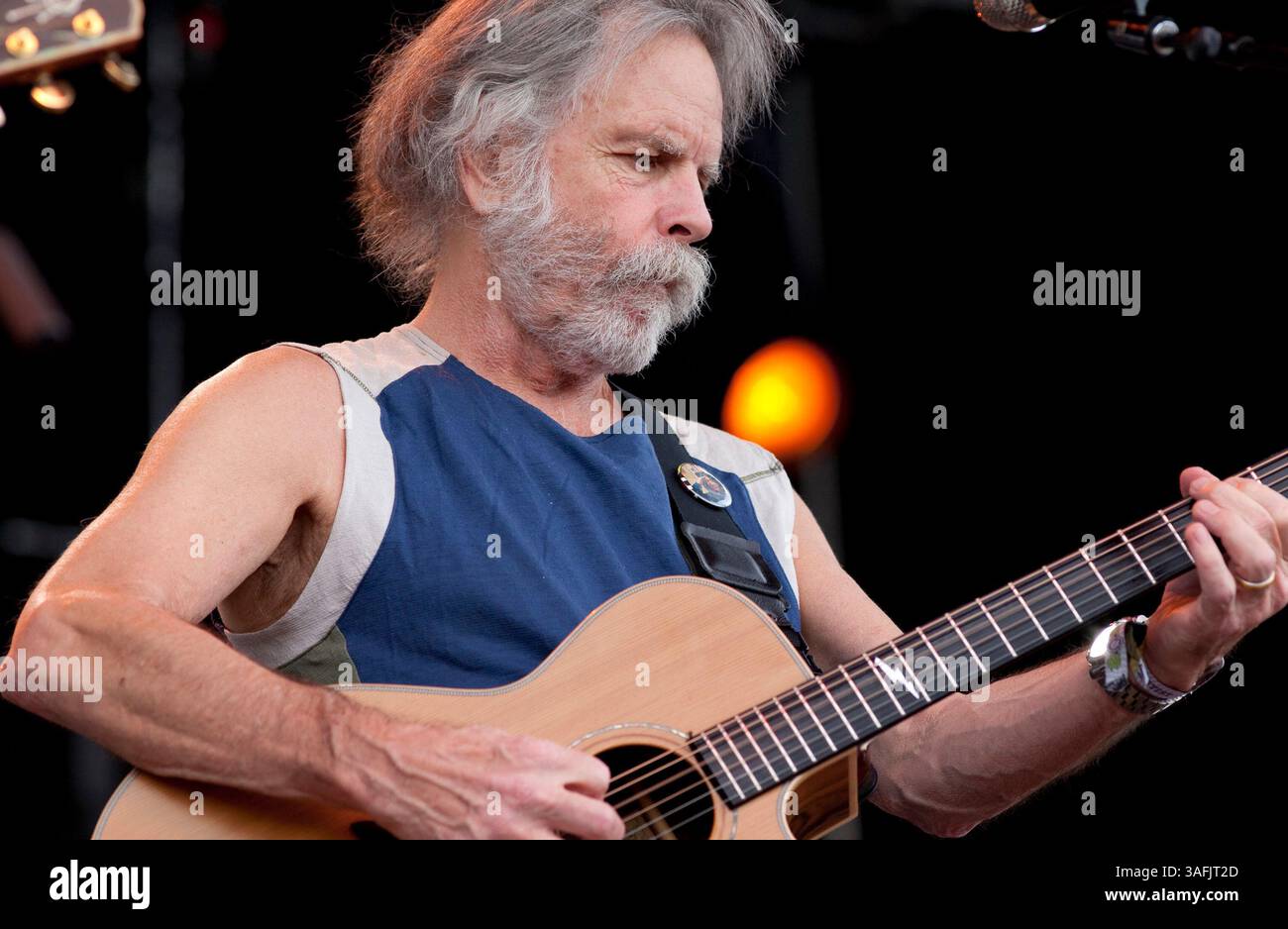 25 mai 2012 : Chillicothe, Illinois. Bob Weir (membre fondateur de Grateful Dead) se produit en concert dans le cadre du Trio acoustique Weir-Robinson-Greene au Summer Camp Music Festival à Chillicothe, Illinois. (Crédit image : © Mike Wulf/Cal Sport Media/ZUMAPRESS.com) Banque D'Images