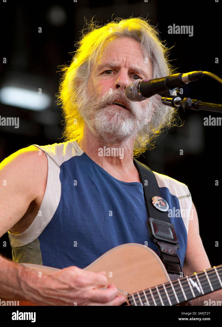 25 mai 2012 : Chillicothe, Illinois. Bob Weir (membre fondateur de Grateful Dead) se produit en concert dans le cadre du Trio acoustique Weir-Robinson-Greene au Summer Camp Music Festival à Chillicothe, Illinois. (Crédit image : © Mike Wulf/Cal Sport Media/ZUMAPRESS.com) Banque D'Images