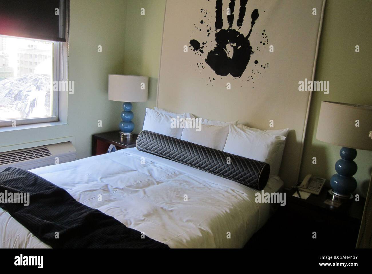 4 juin 2012 - Chicago, il, États-Unis - L'hôtel Acme propose des lampes rétro et de l'art non corporatif à Chicago, Illinois. (Crédit image : © Claude Peck/Minneapolis Star Tribune/MCT/ZUMAPRESS.com) Banque D'Images