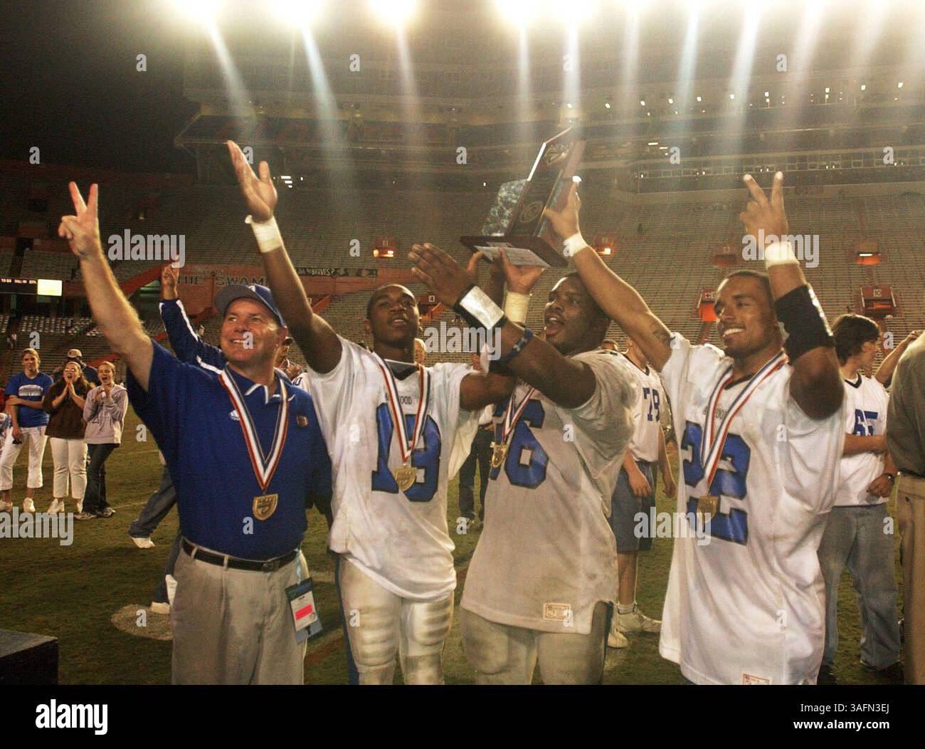 Résumé) photos du championnat d'État de classe 4A, joué au Ben Hill Griffin Stadium à Florida Field entre Armwood High School et Lake Gibson (Lakeland) le jeudi 9/12/2004. TOUTES LES ORTHOGRAPHES DE LA LISTE SAUF INDICATION CONTRAIRE. MERCI...Photo26) (crédit image : St Petersburg Times/ZUMAPRESS.com) Banque D'Images