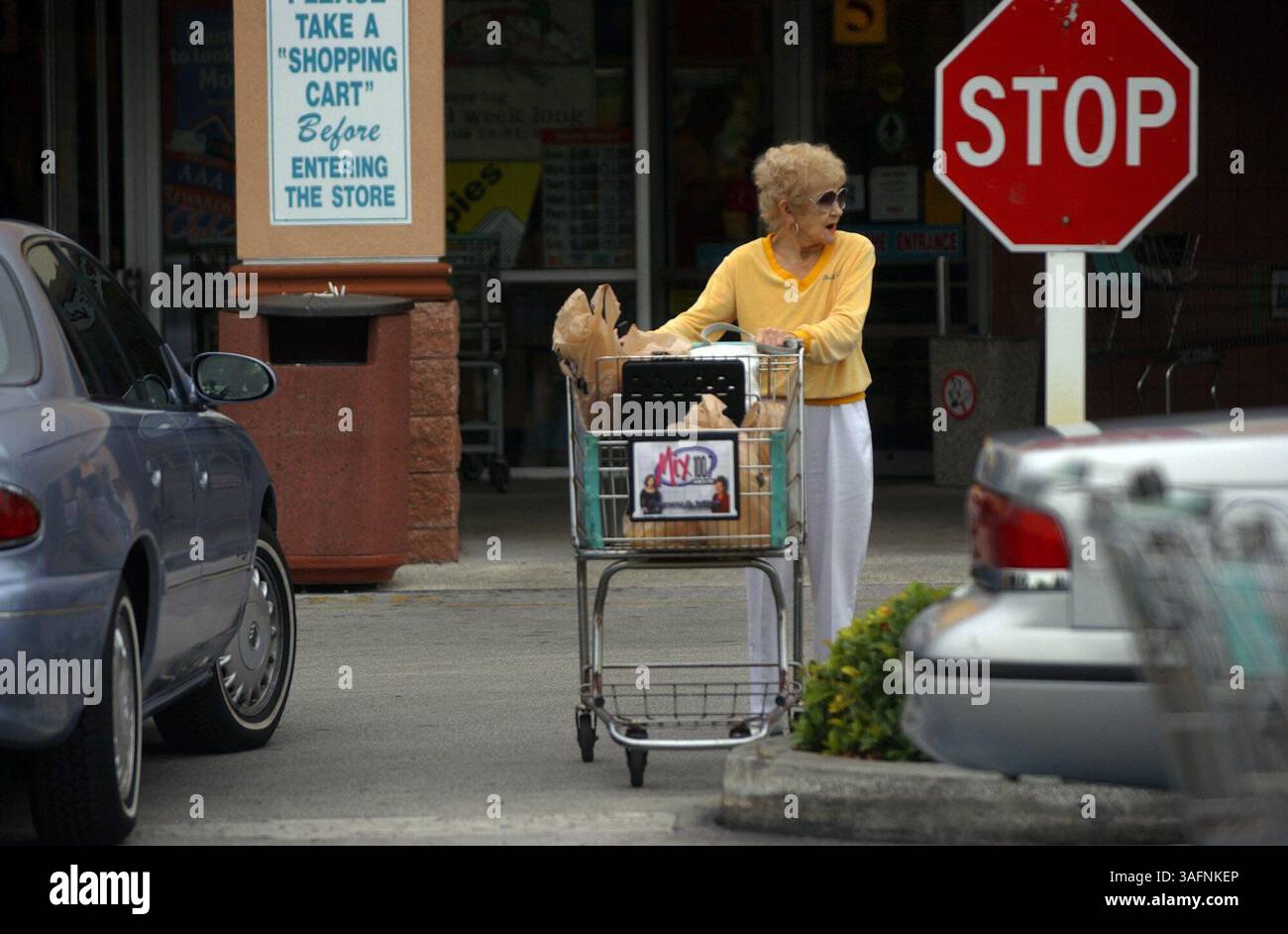 CLEARWATER 6/22/05)--1) Rita Johnson (crédit image : St Petersburg Times/ZUMAPRESS.com) Banque D'Images